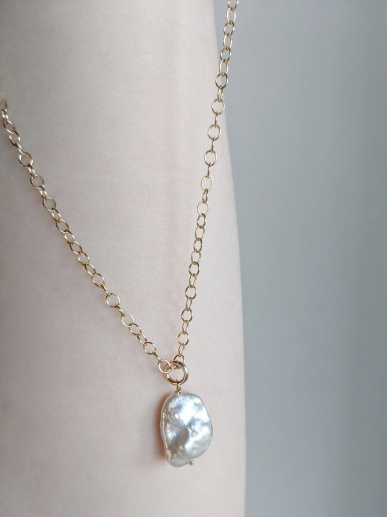 CLOUD PEARL NECKLACE