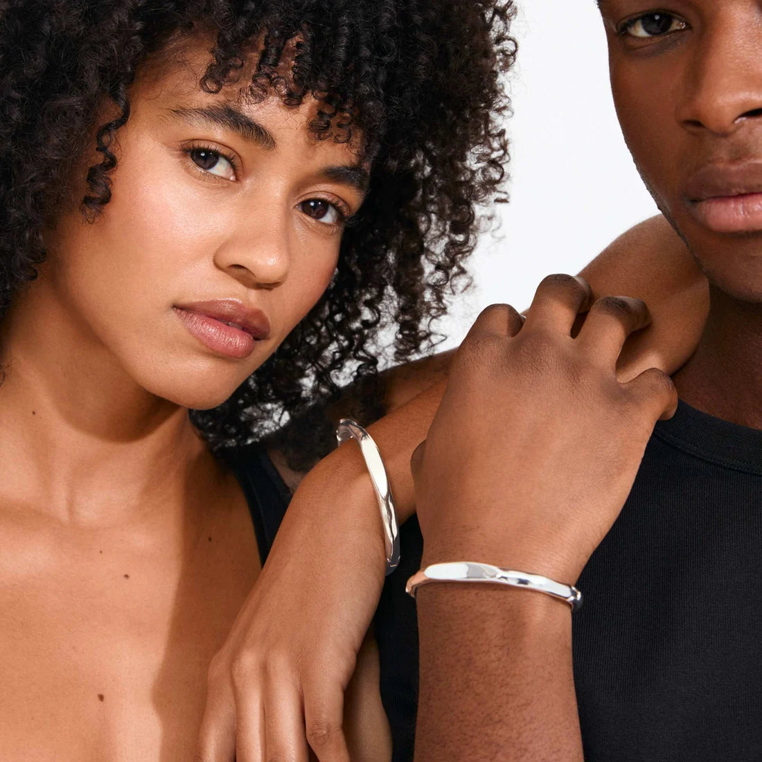 PRESENCE BANGLE BRACELET