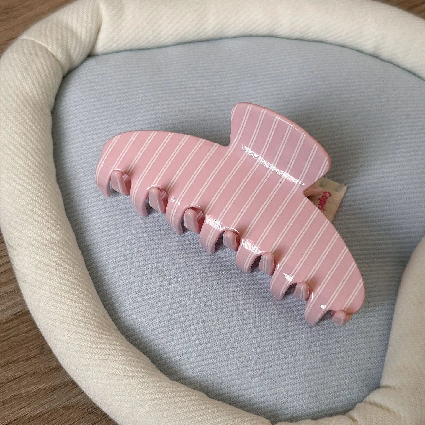 PINK STRIPED CLAW CLIP