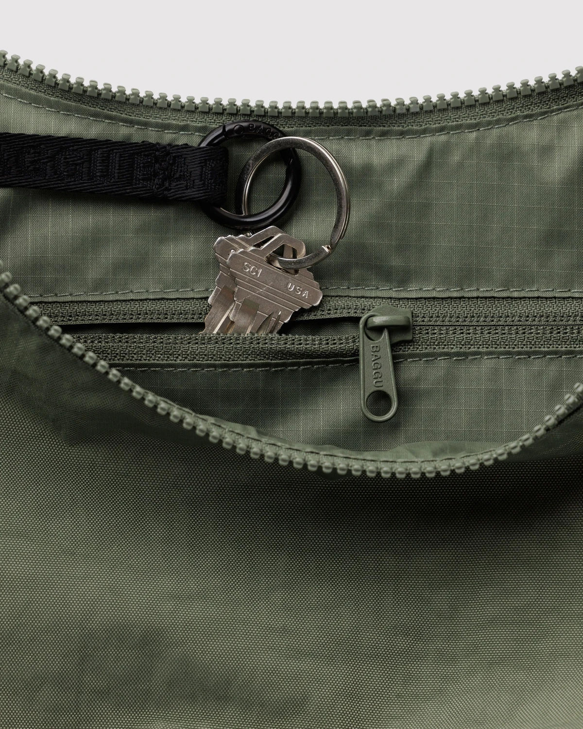 MEDIUM CRESCENT BAG