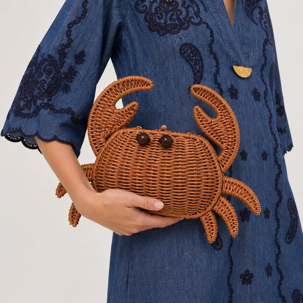 THE CRAB CLUTCH