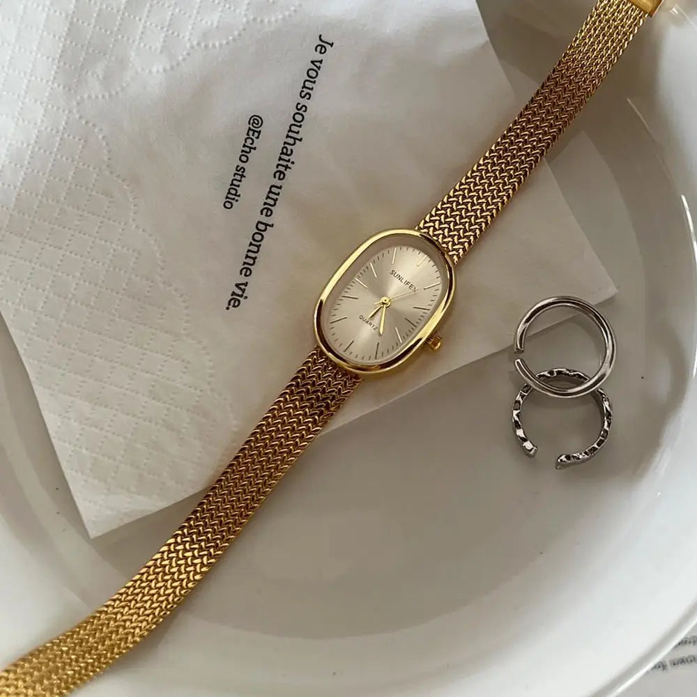 VINTAGE OVAL WATCH
