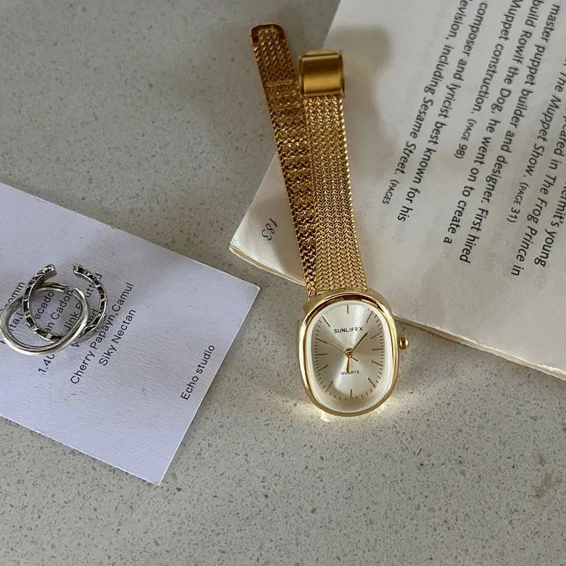 VINTAGE OVAL WATCH
