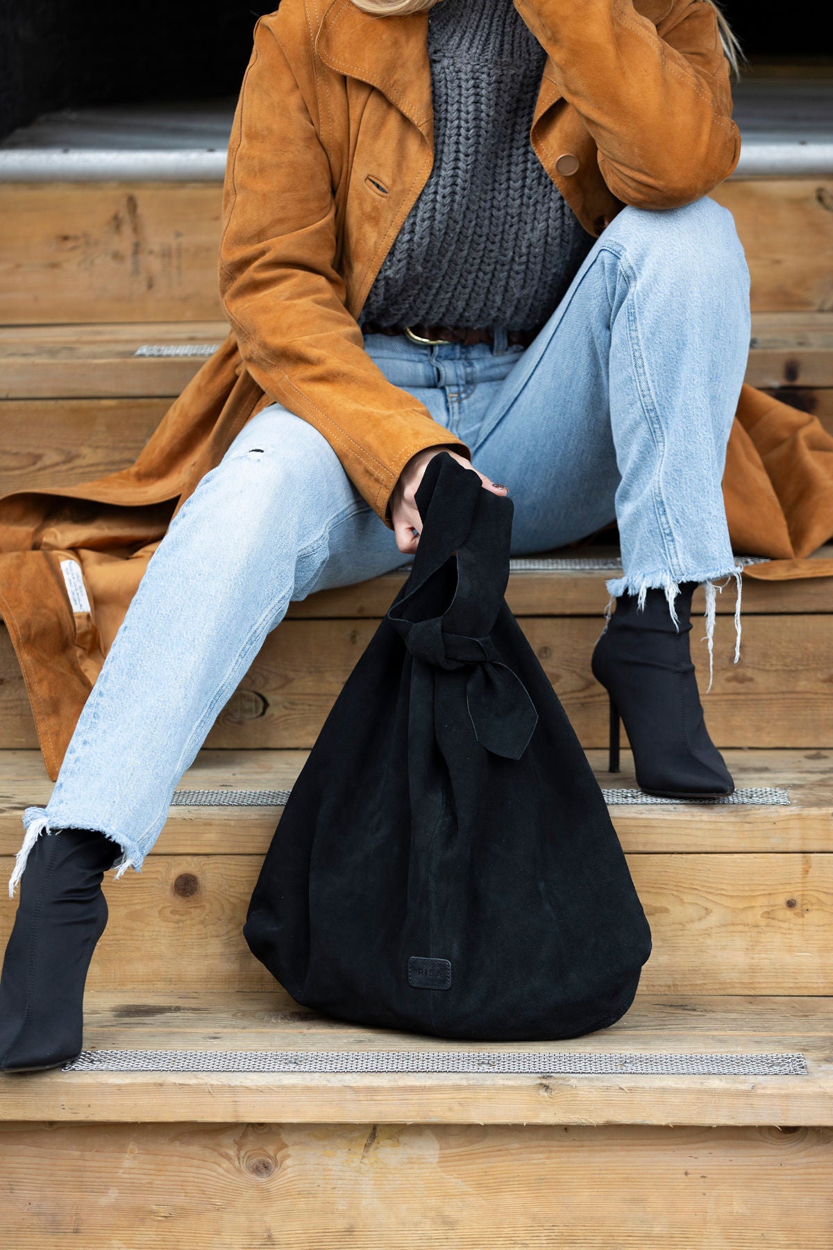 KNOT SUEDE TOTE