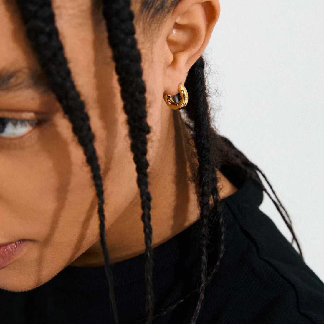 NEVAEH CHUNKY CRYSTAL HOOPS