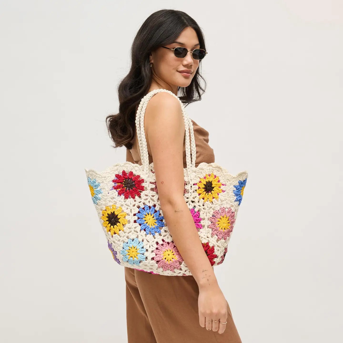 FLORAL CROCHET TOTE