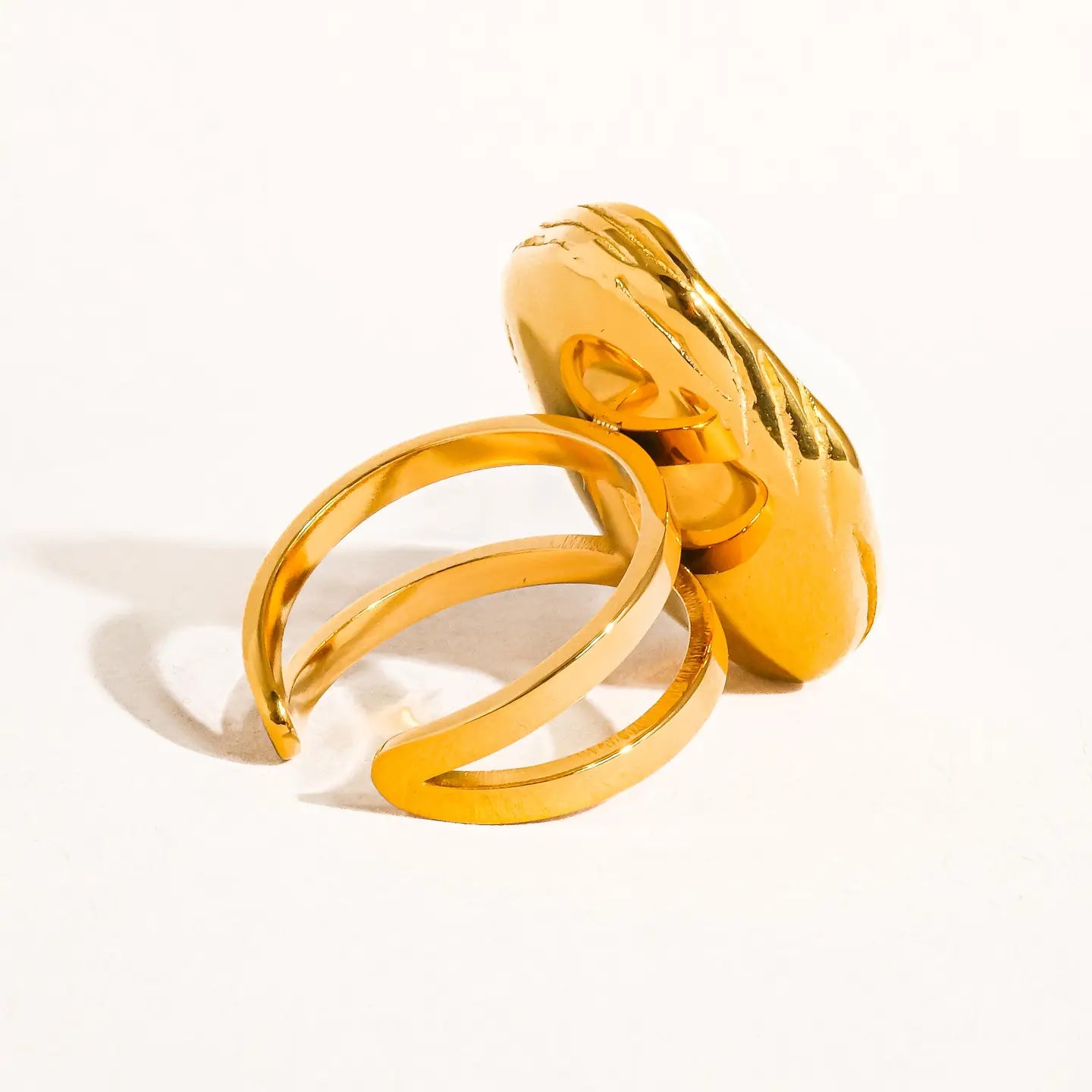 STATEMENT PEARL RING