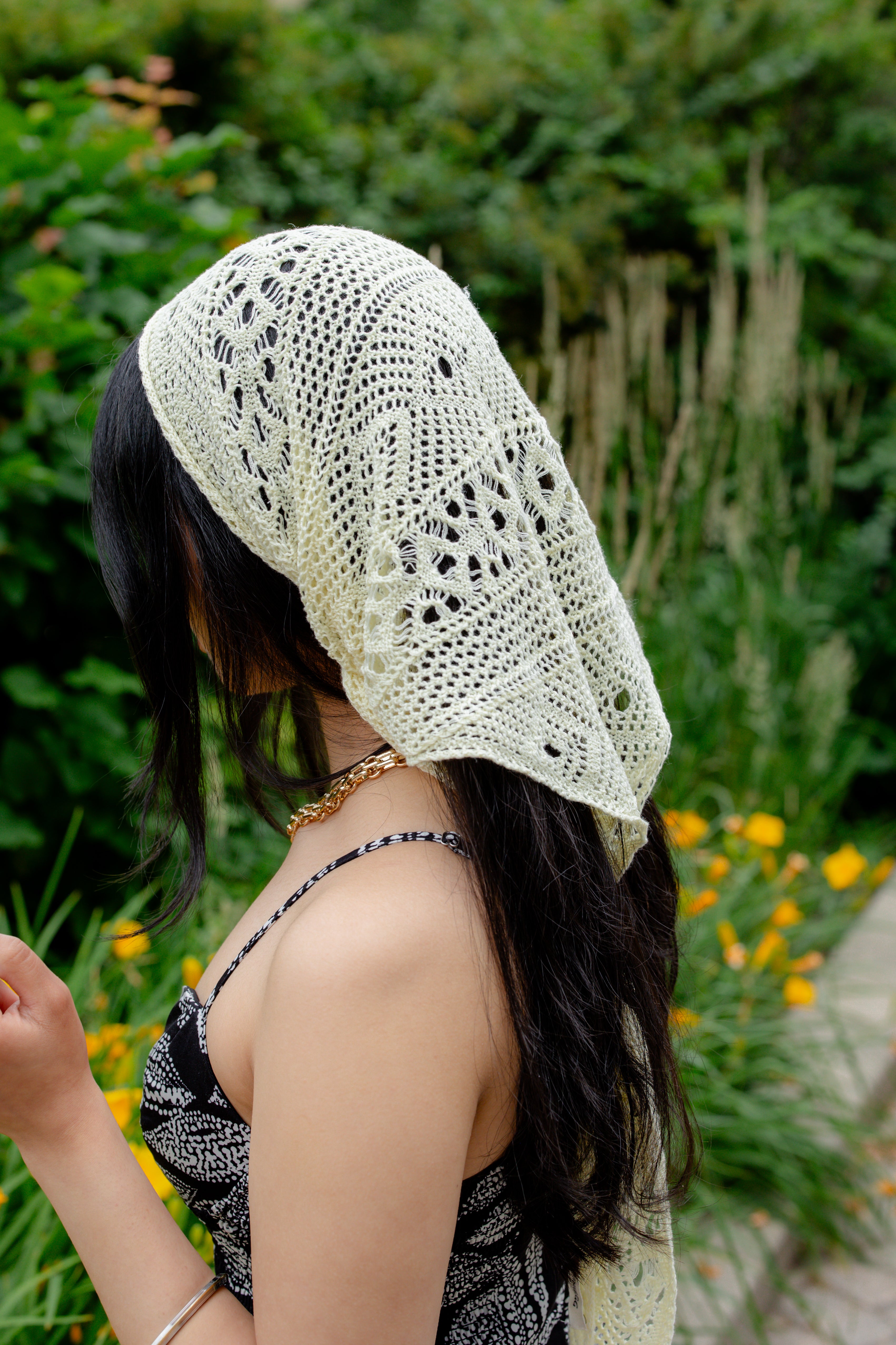 LACE TRIANGLE SCARF