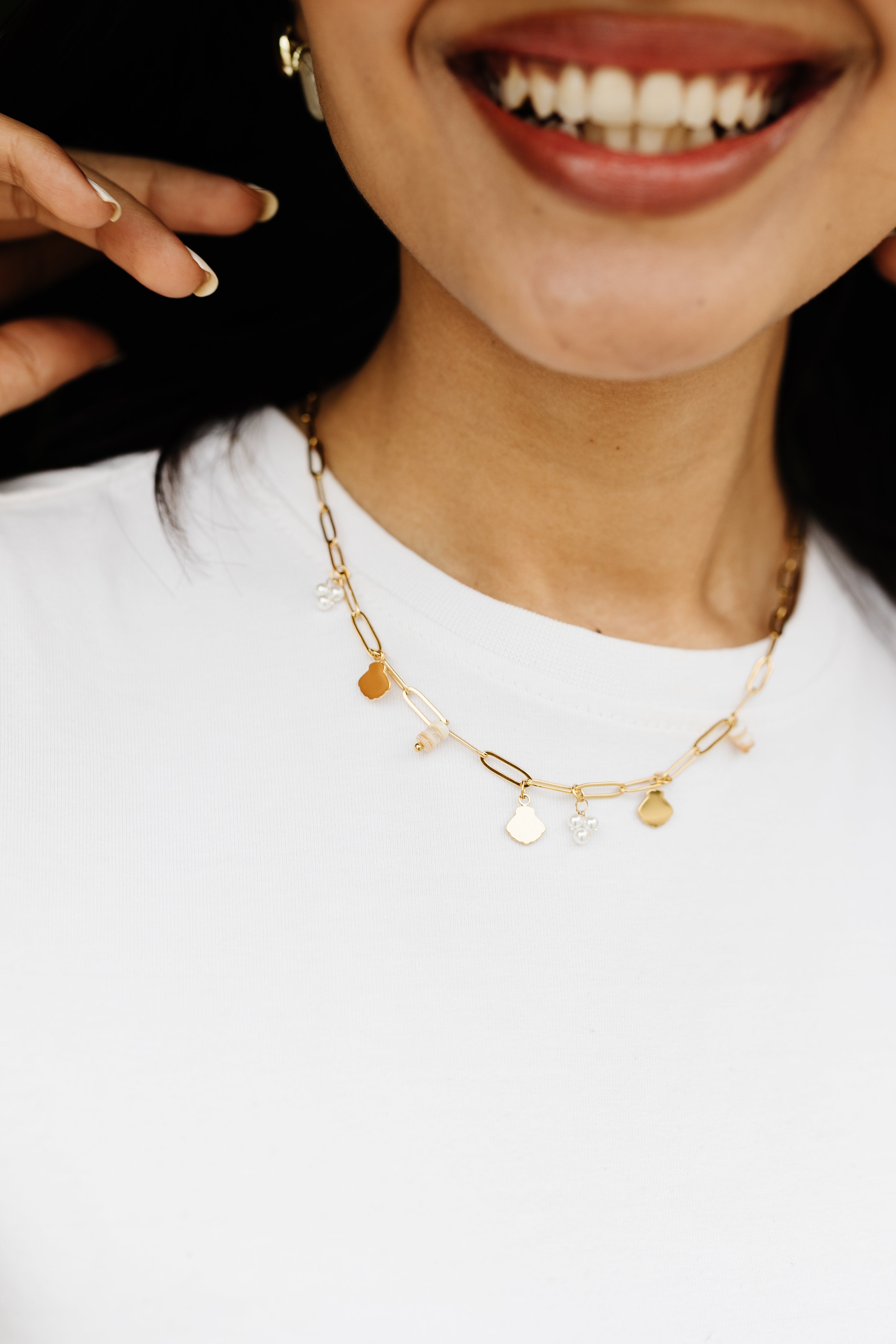 JUNE SHELL CHARM NECKLACE