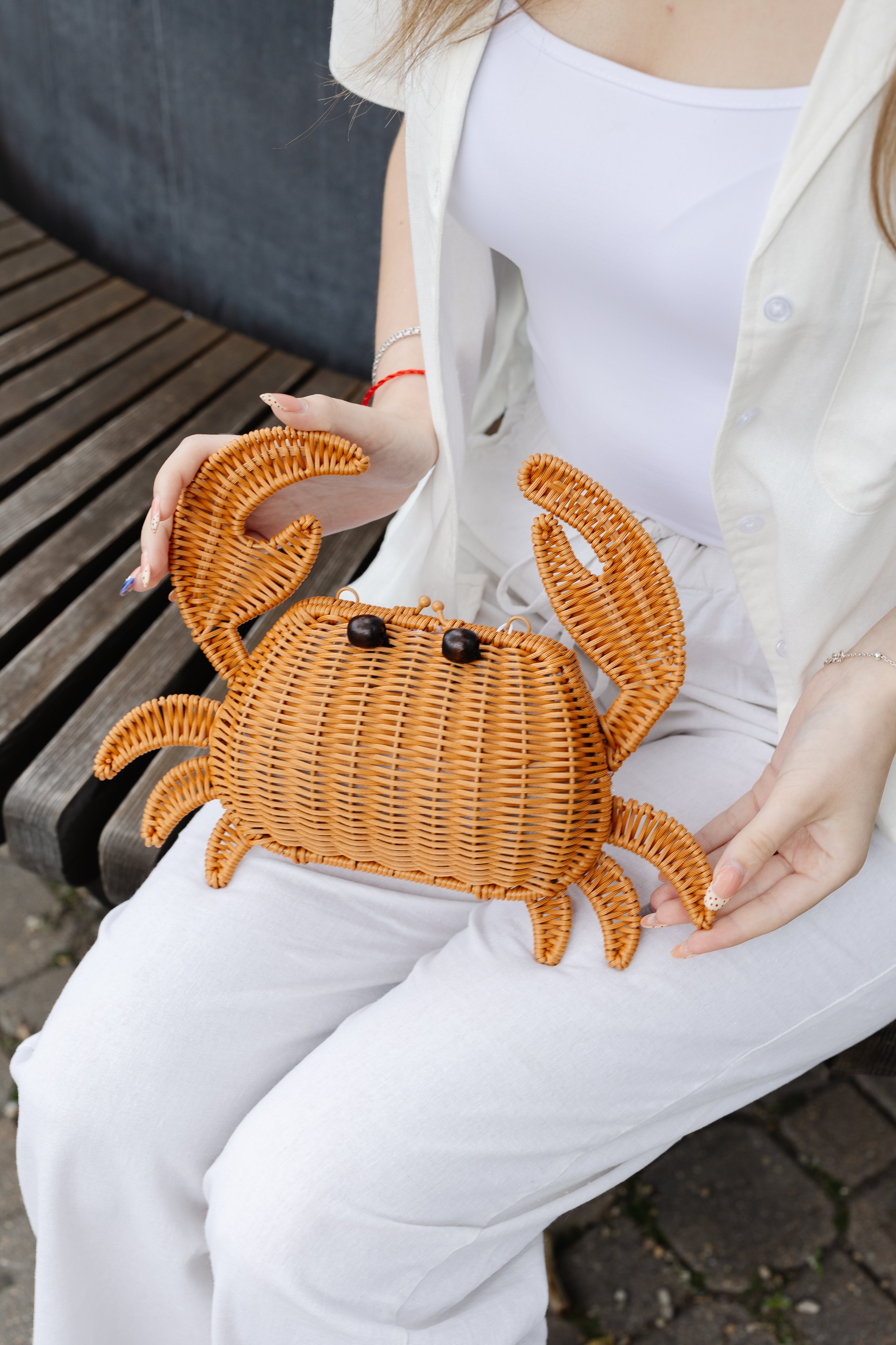 THE CRAB CLUTCH