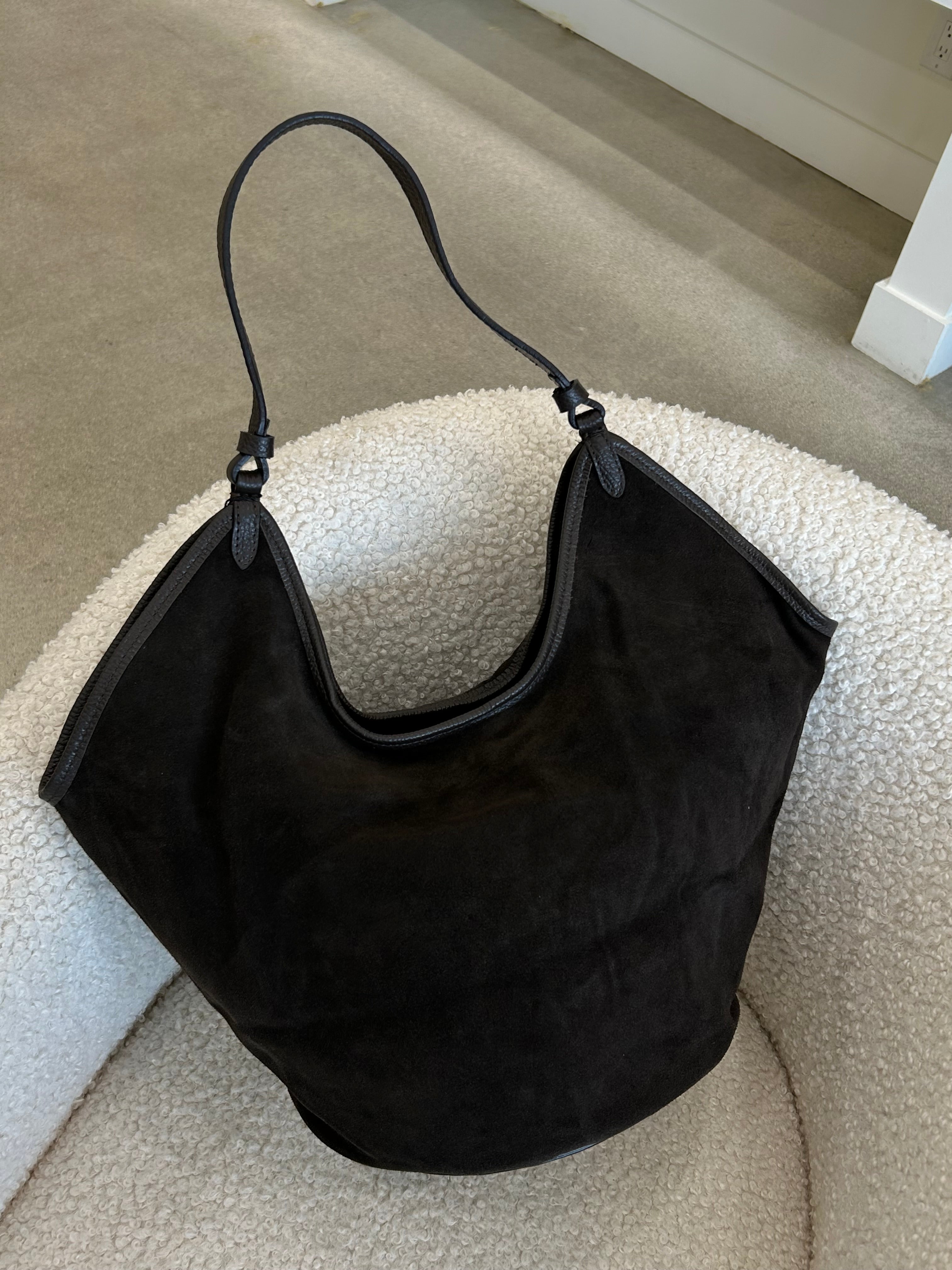 STAKA SUEDE TOTE