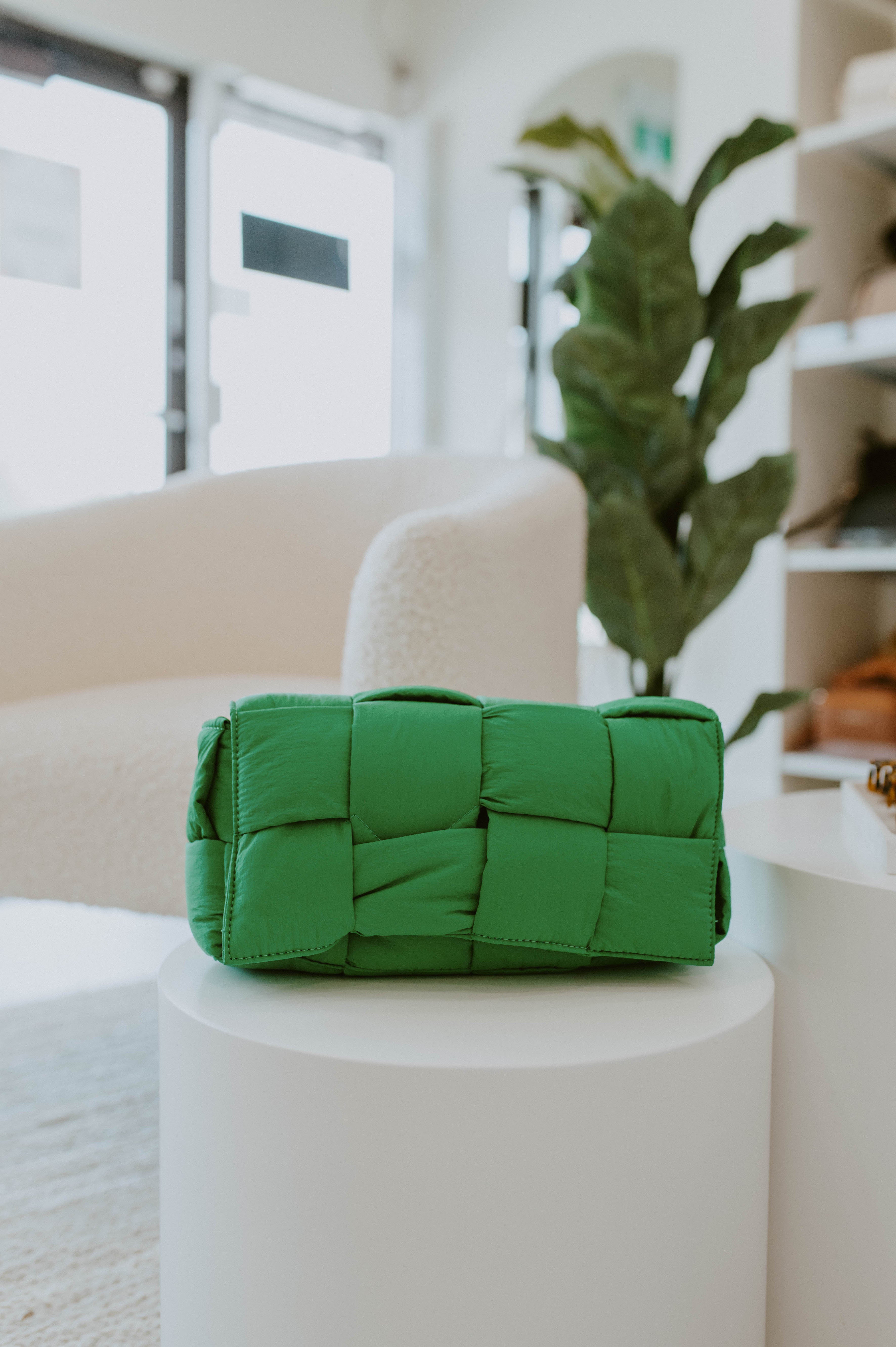 ARIANA CROSSBODY CLUTCH