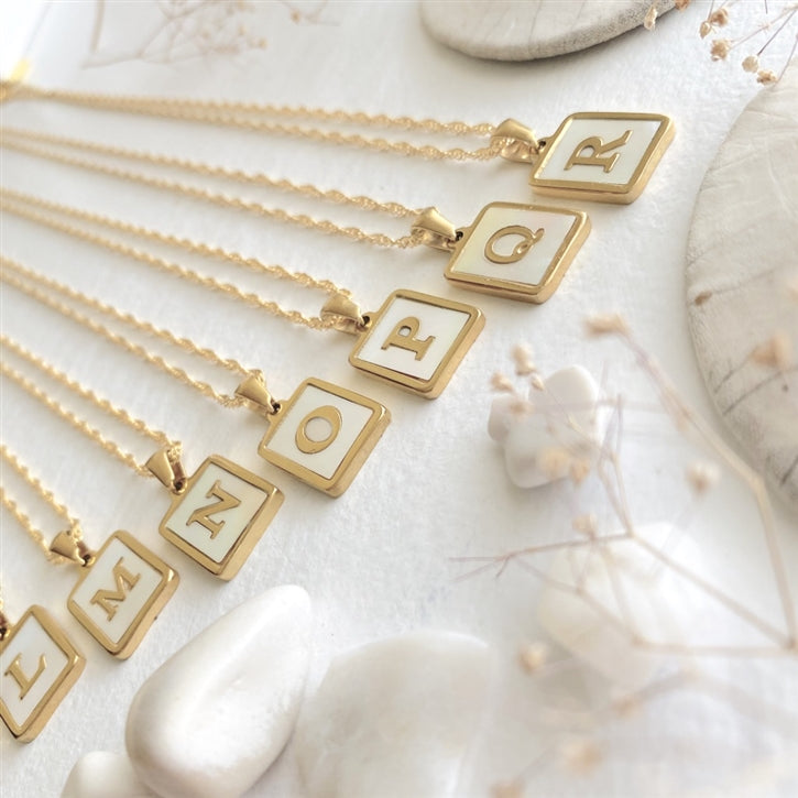 CARRIE LETTER NECKLACE