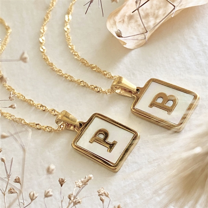 CARRIE LETTER NECKLACE