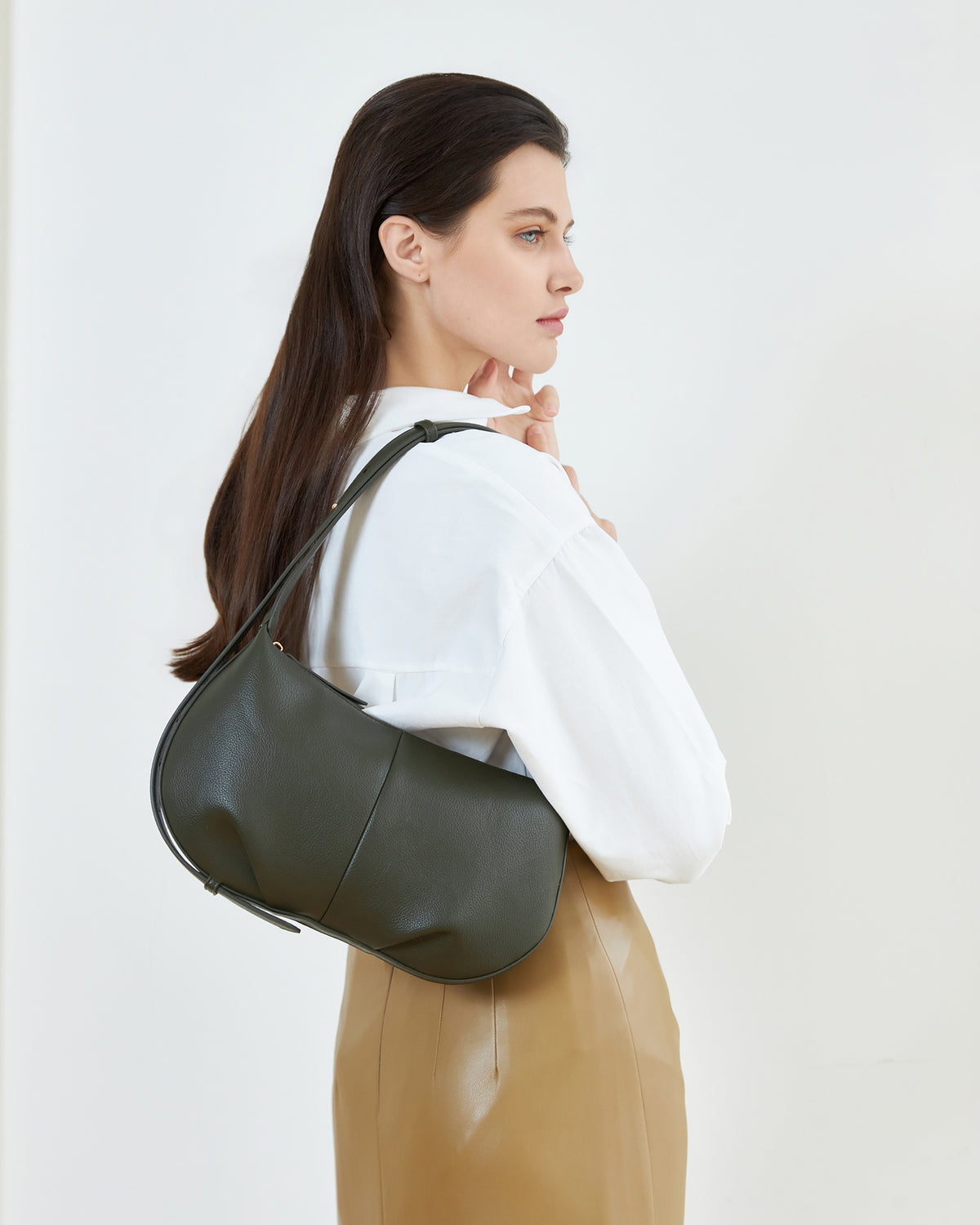 OLIVIA SHOULDER BAG