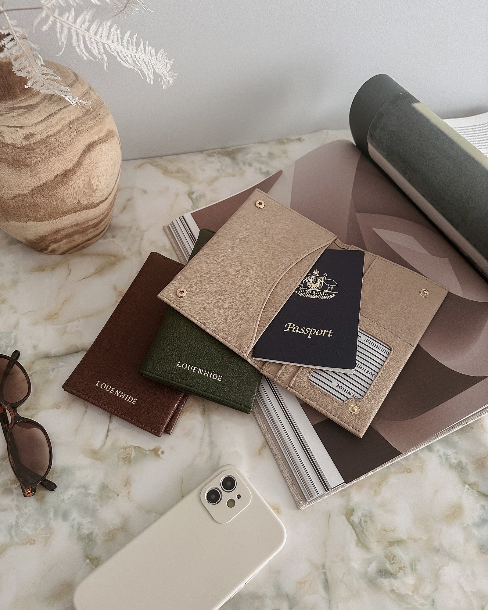 VENICE PASSPORT HOLDER