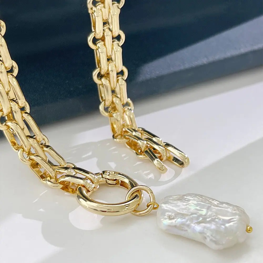 PEARL PENDANT NECKLACE