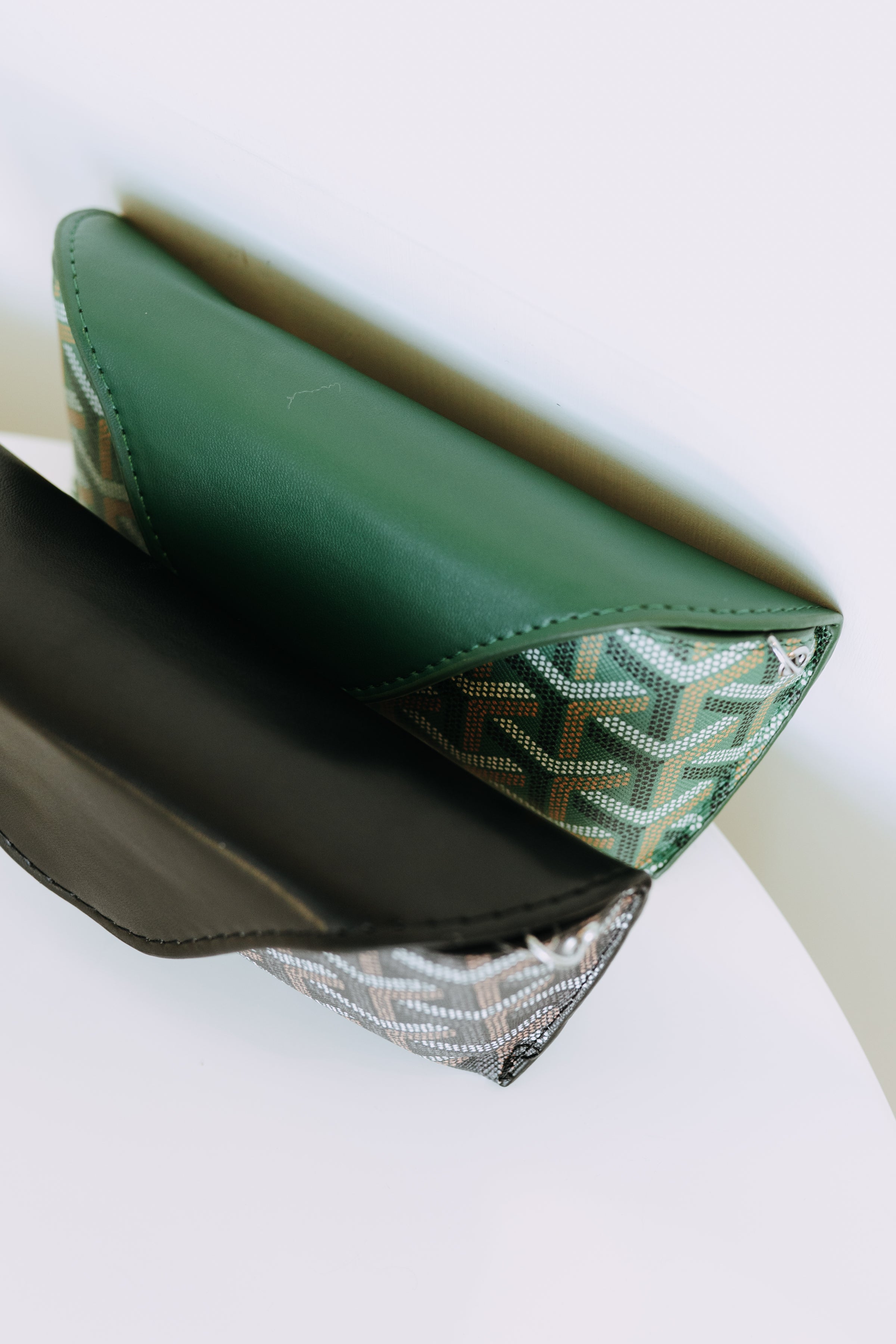 GEOMETRIC GLASS CASE