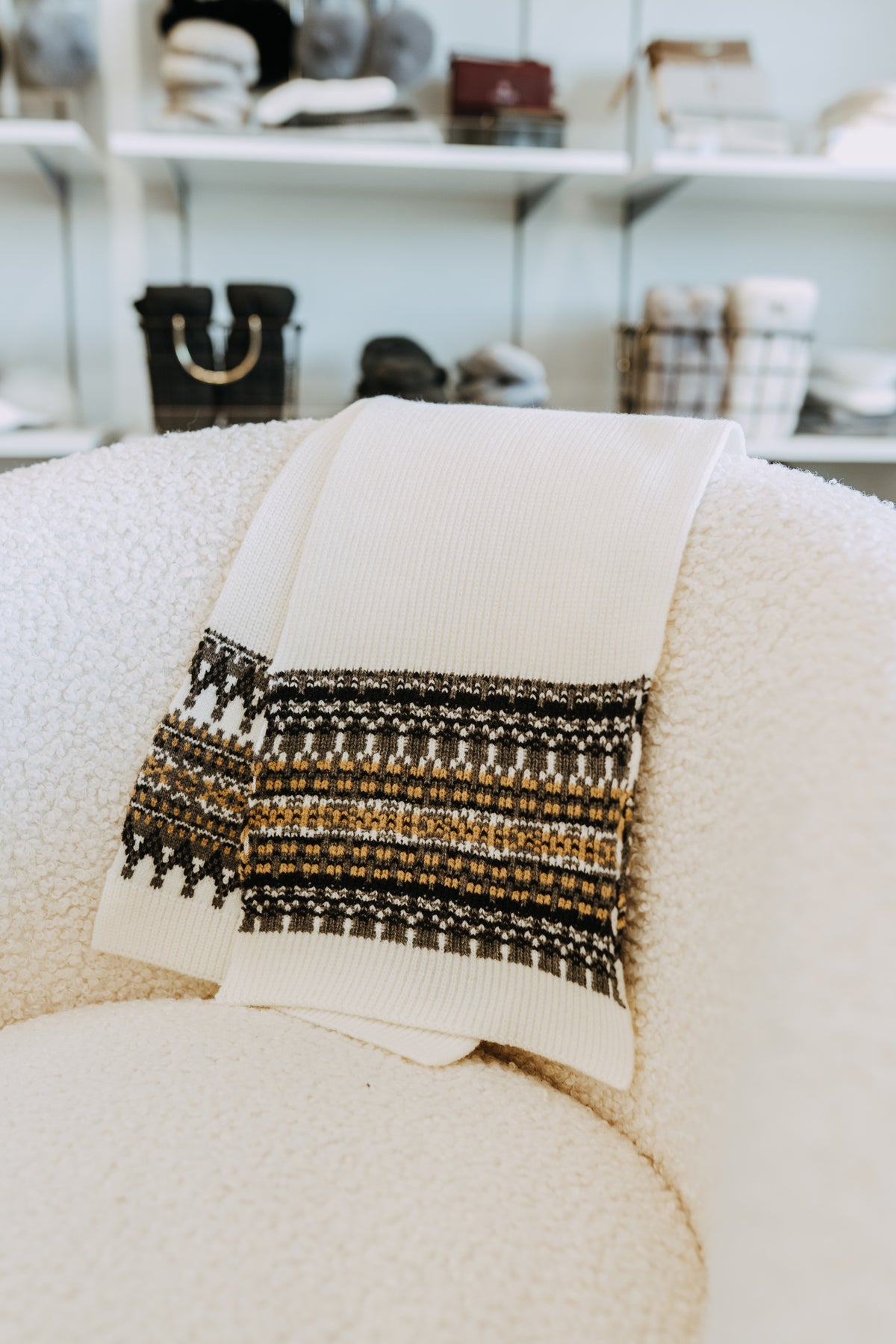 ISLE KNIT SCARF