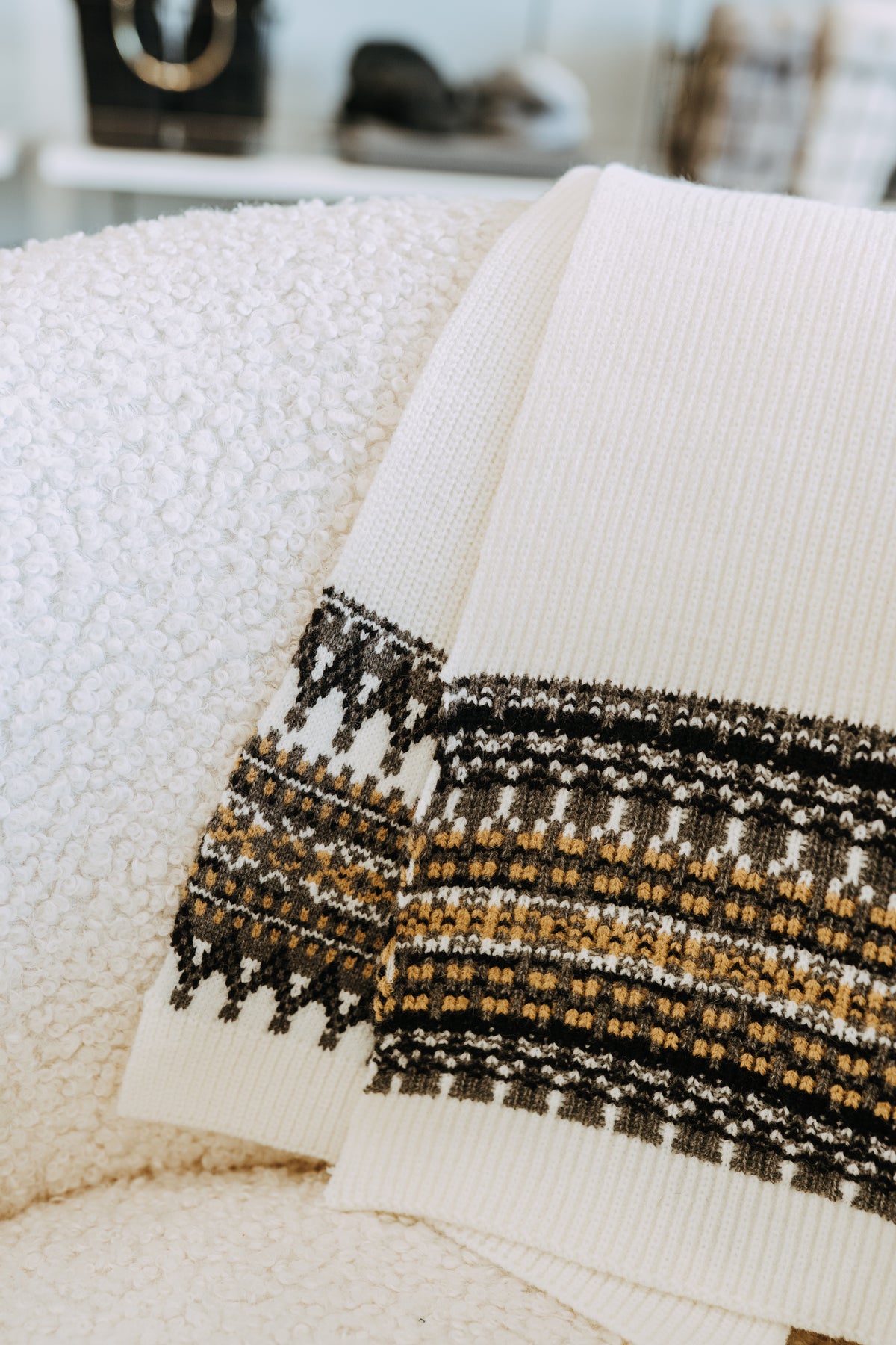 ISLE KNIT SCARF