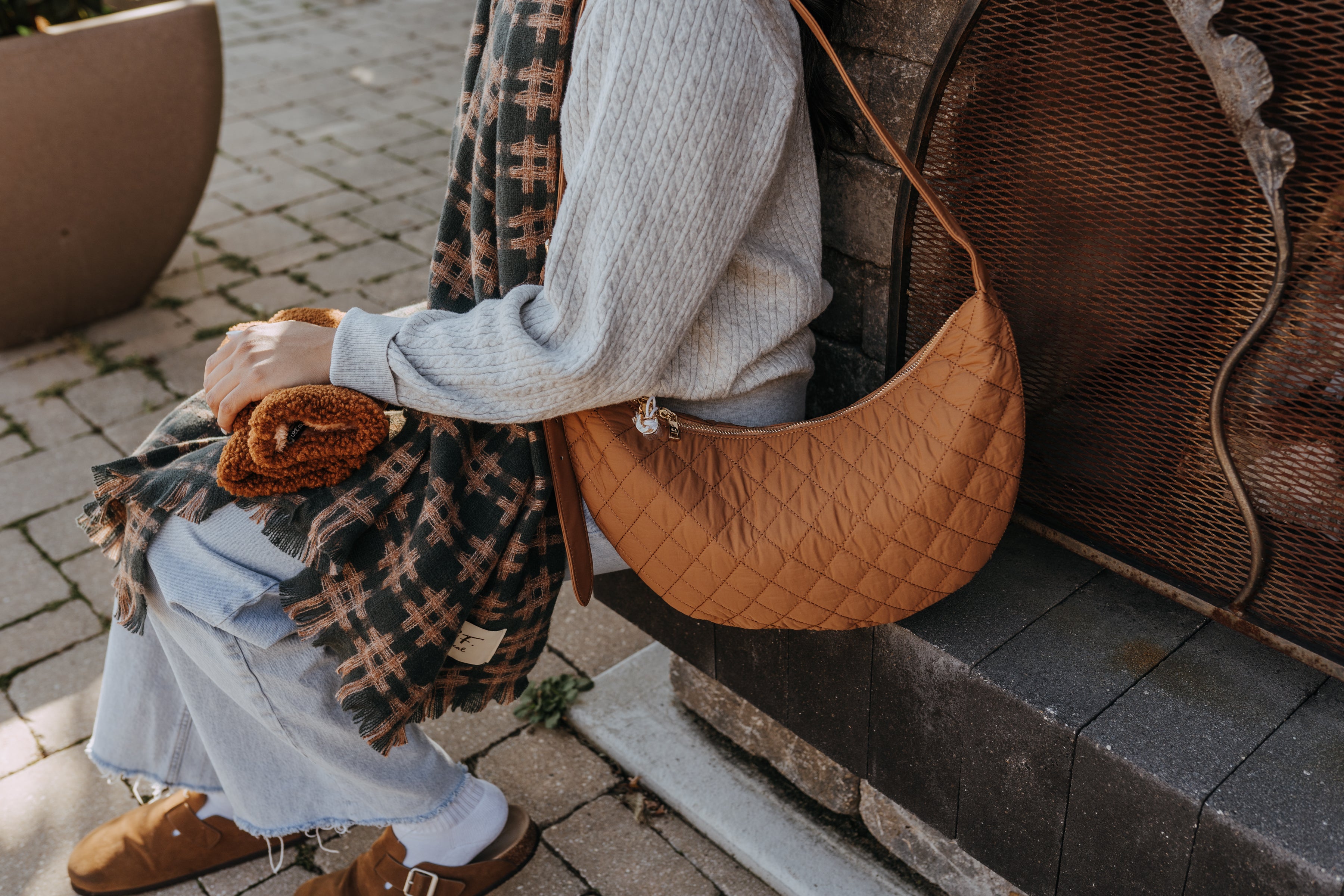 SLOUCHY QUILTED CROSSBODY