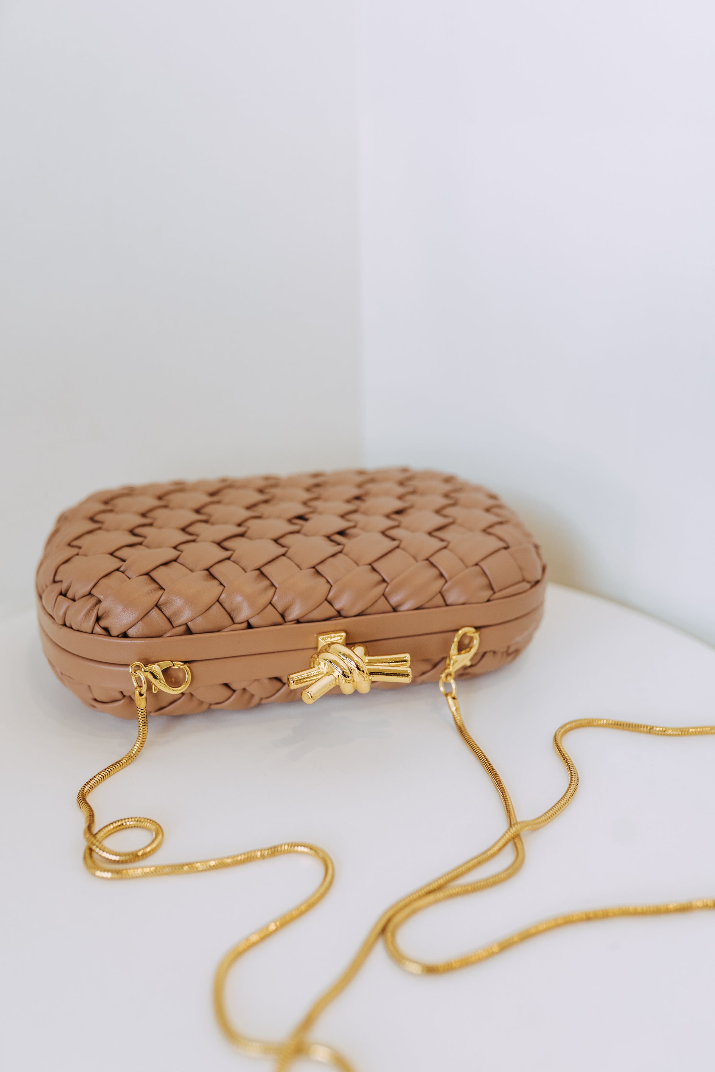 WOVEN KNOT CLUTCH