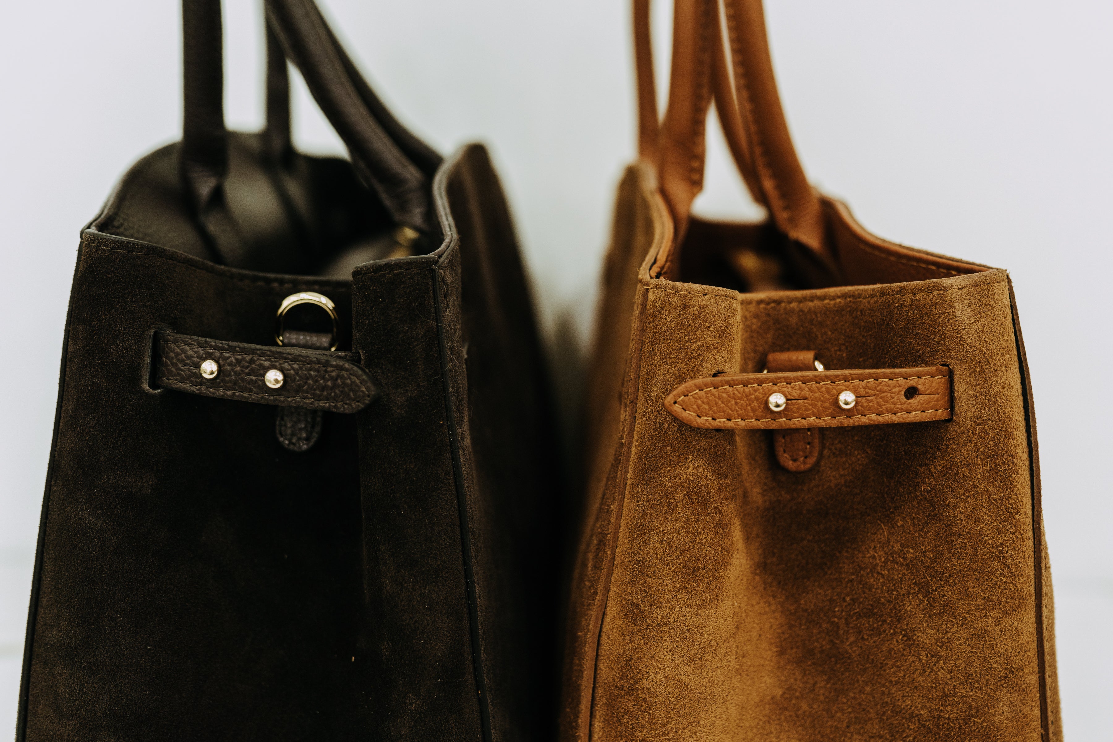 AMELIA SUEDE TOTE – Boes Ltd.