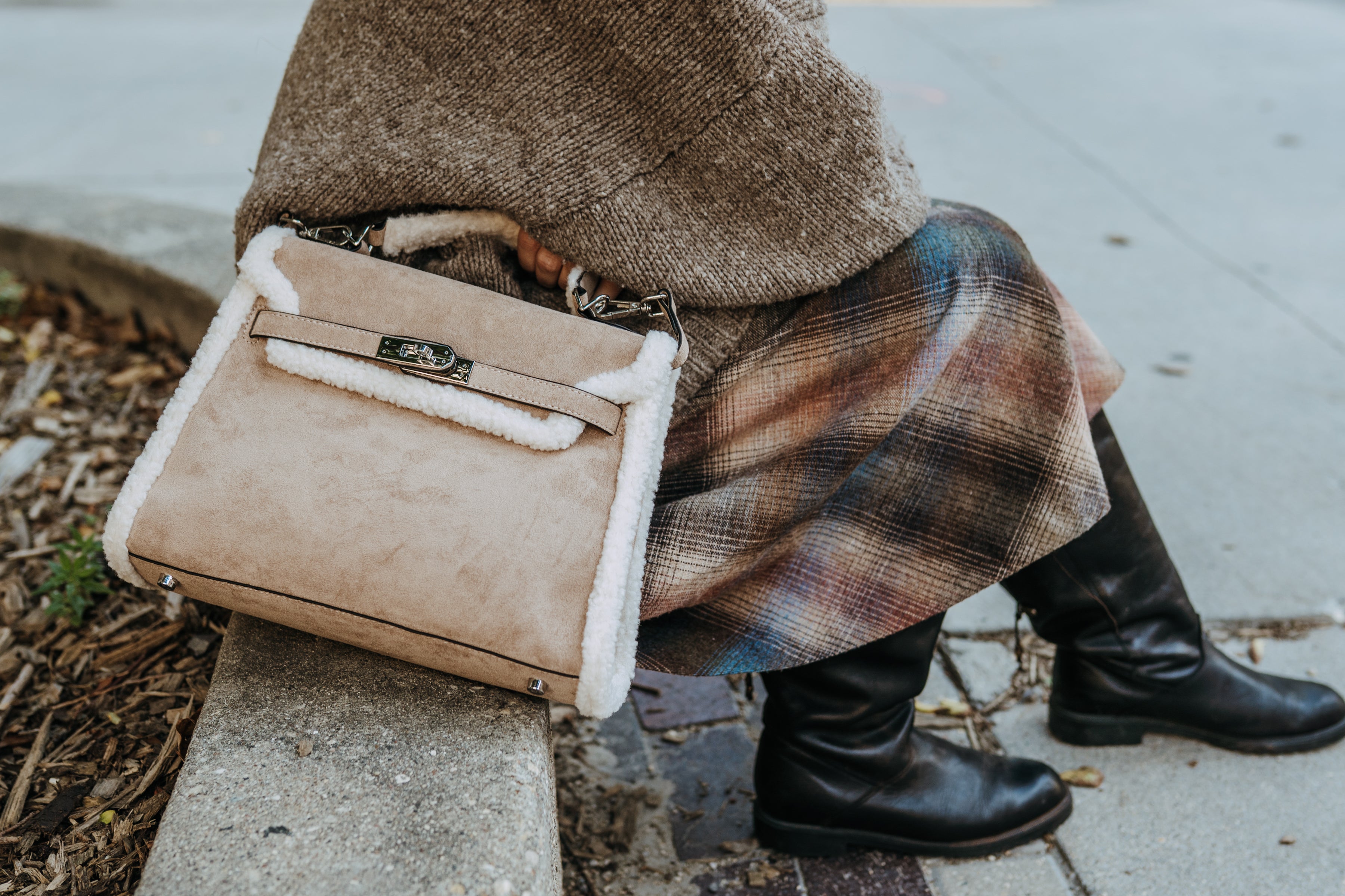 SABLE TOP HANDLE BAG