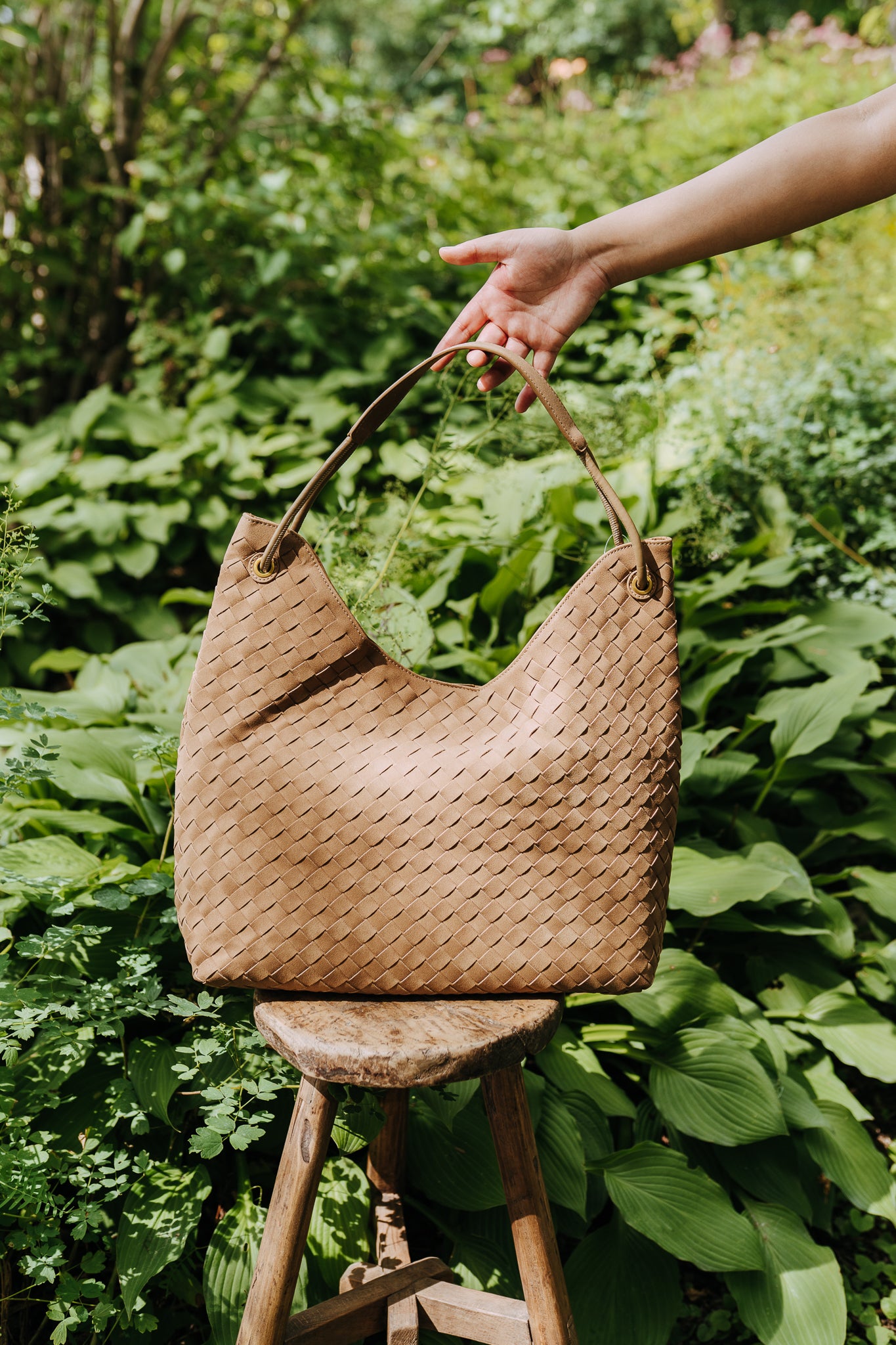 LUCY SHOULDER BAG