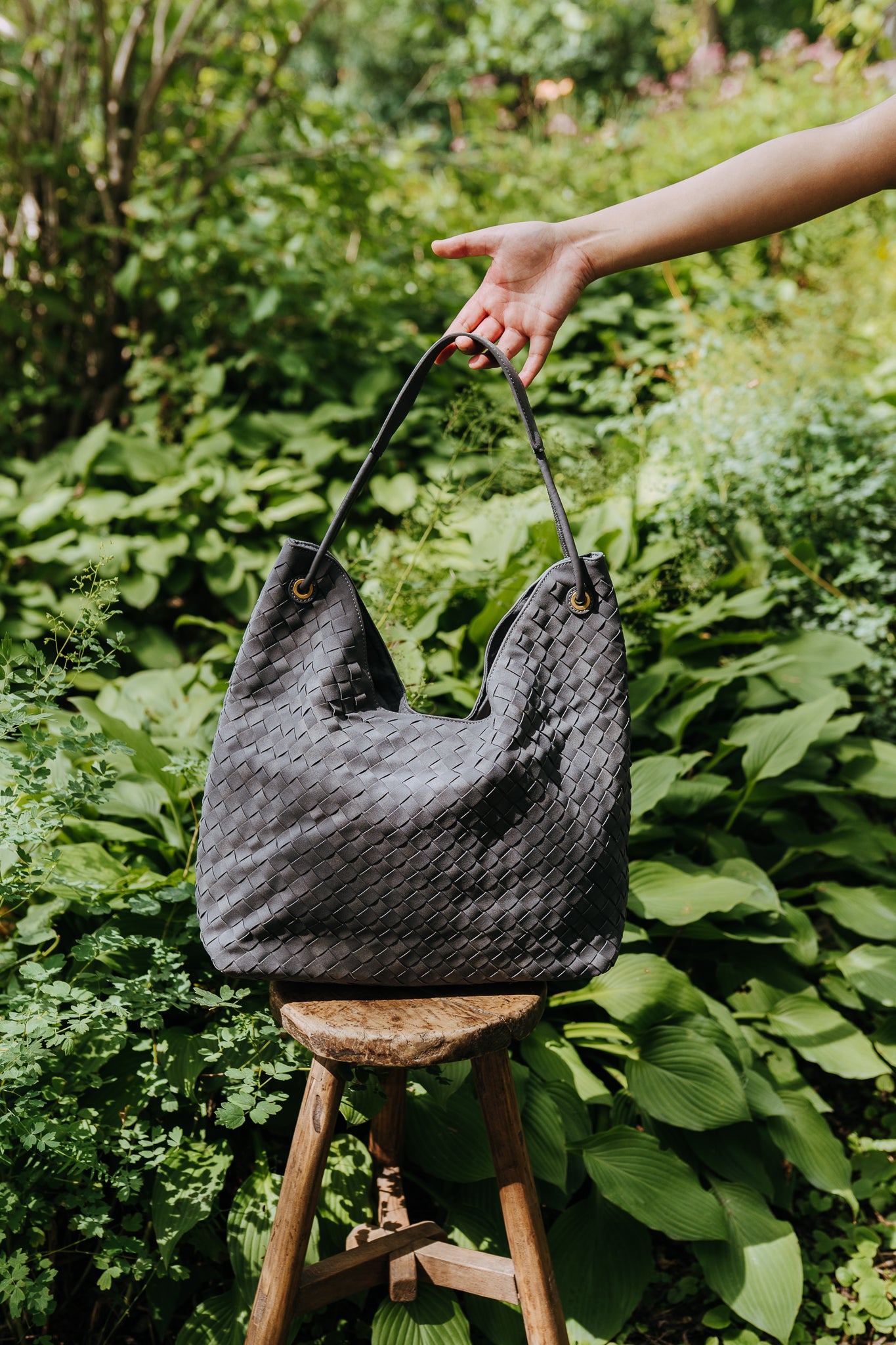 LUCY SHOULDER BAG