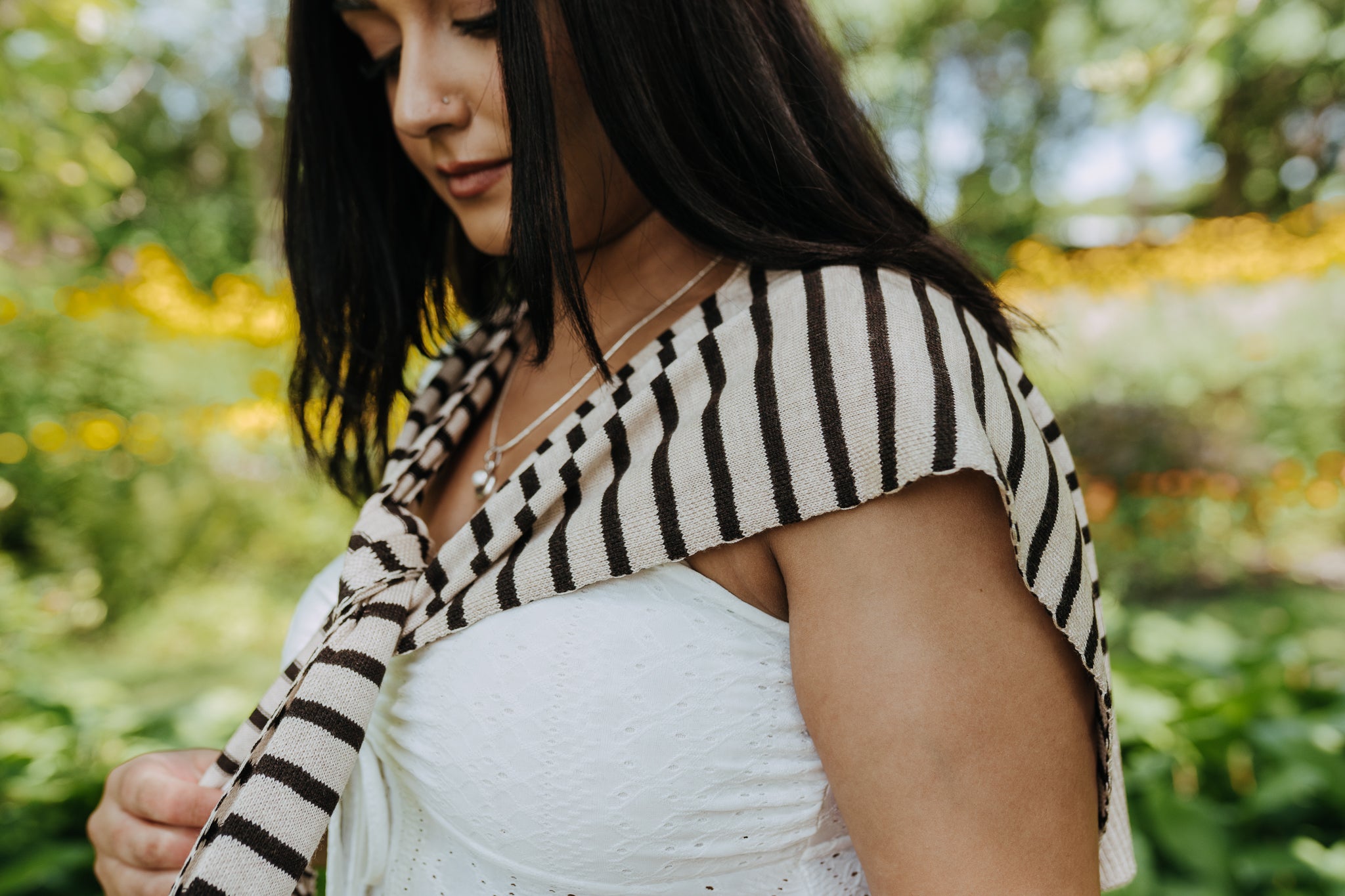 STRIPED SHOULDER SCARF
