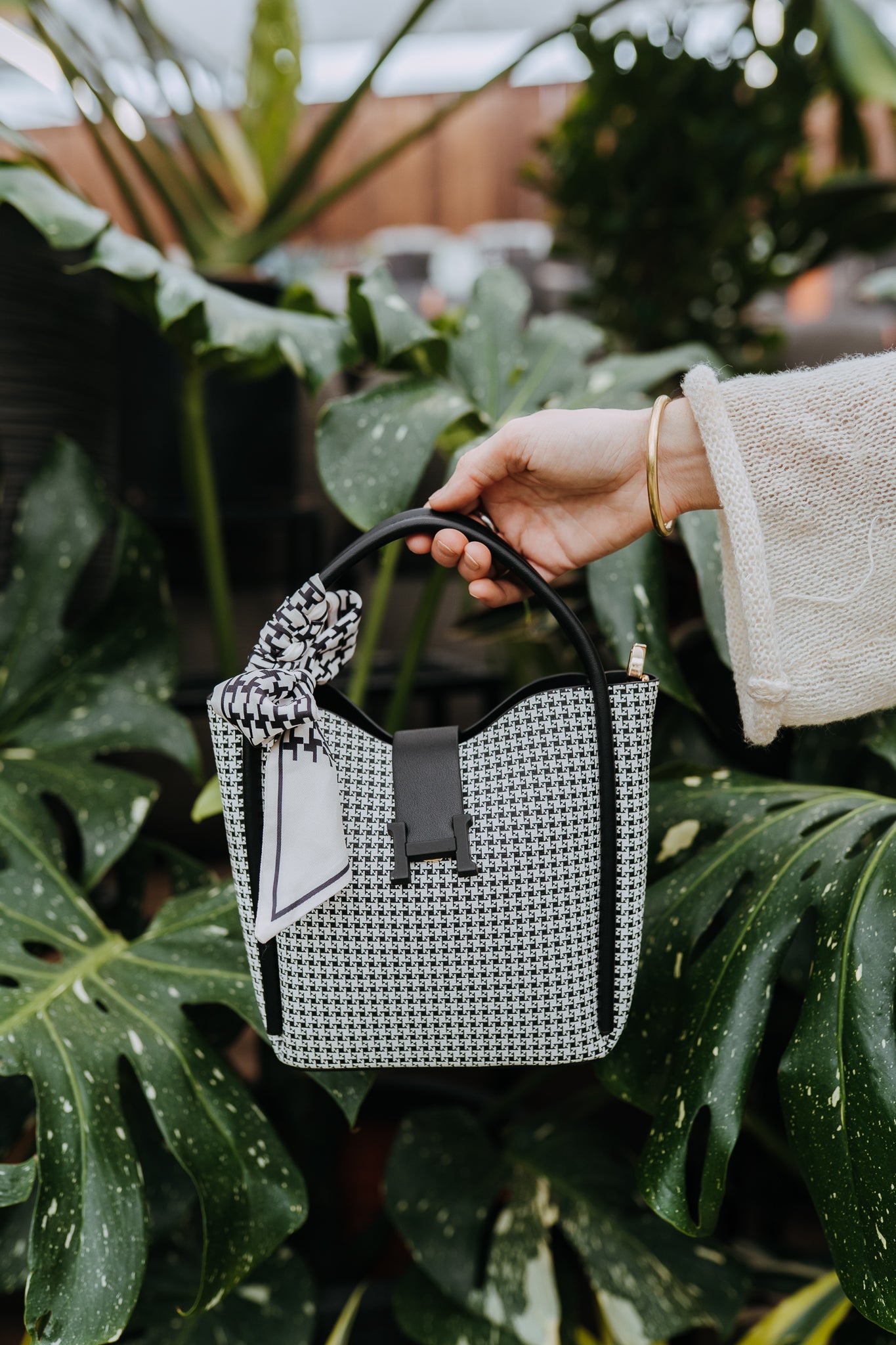 ECLIPSE TOP HANDLE BAG