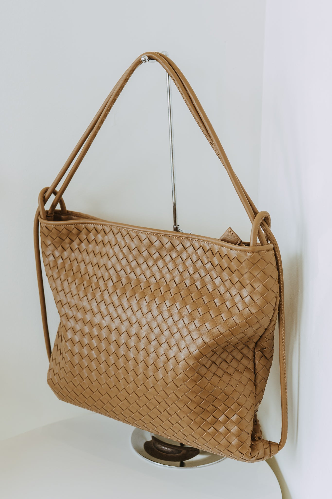 DOWNTOWN WOVEN BAG