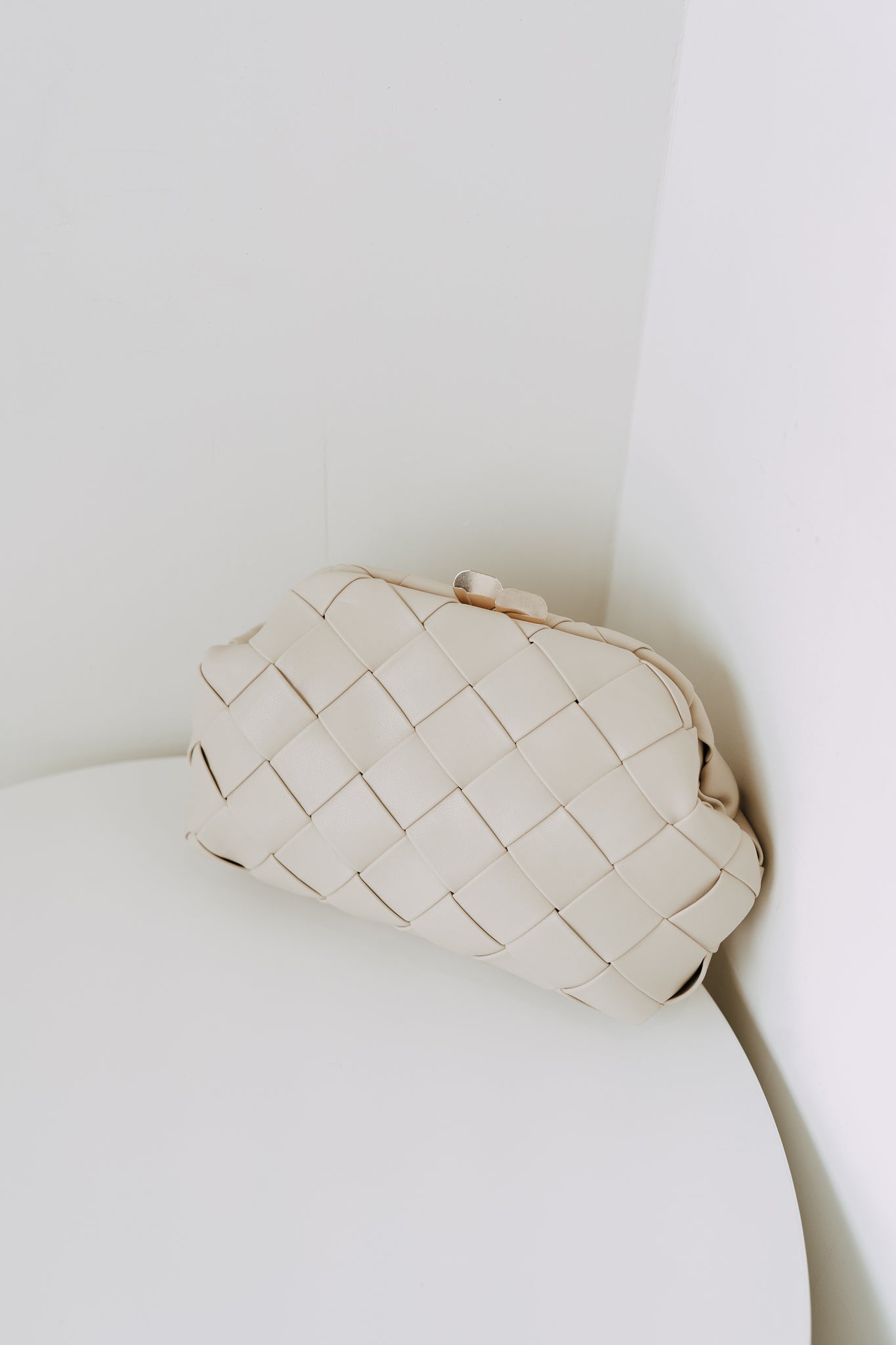 PAULINE WOVEN CLUTCH