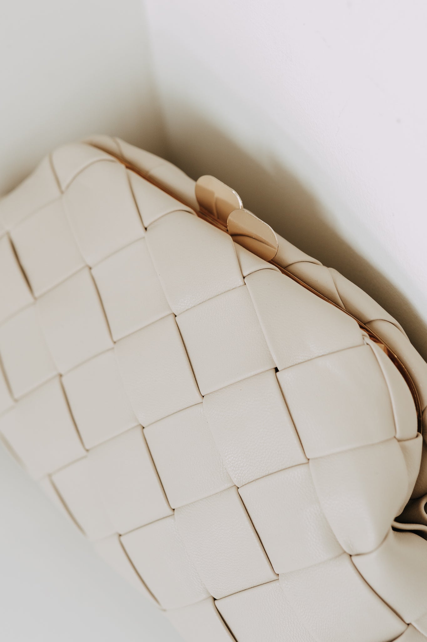 PAULINE WOVEN CLUTCH