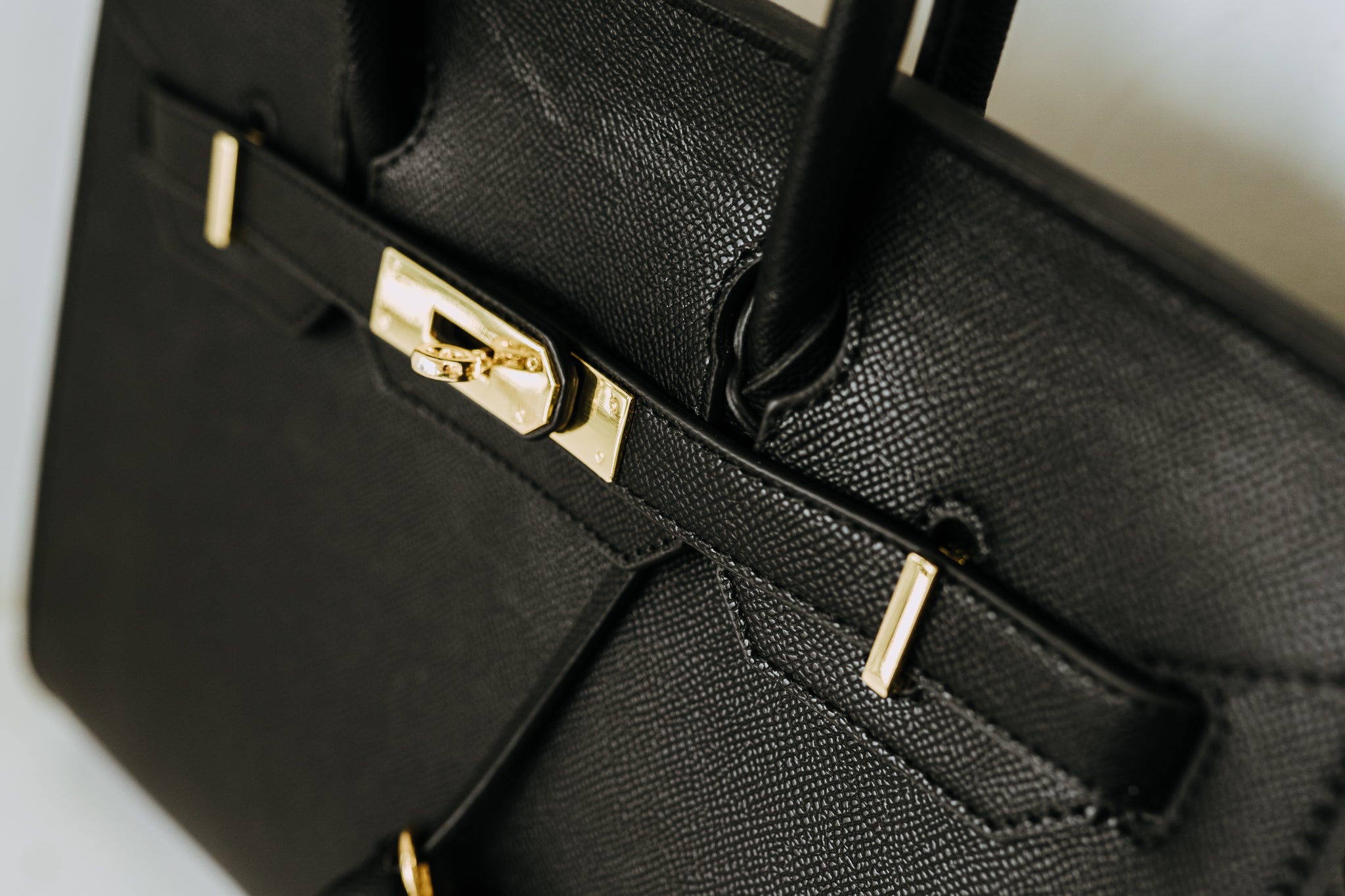 UPTOWN CARRY TOTE