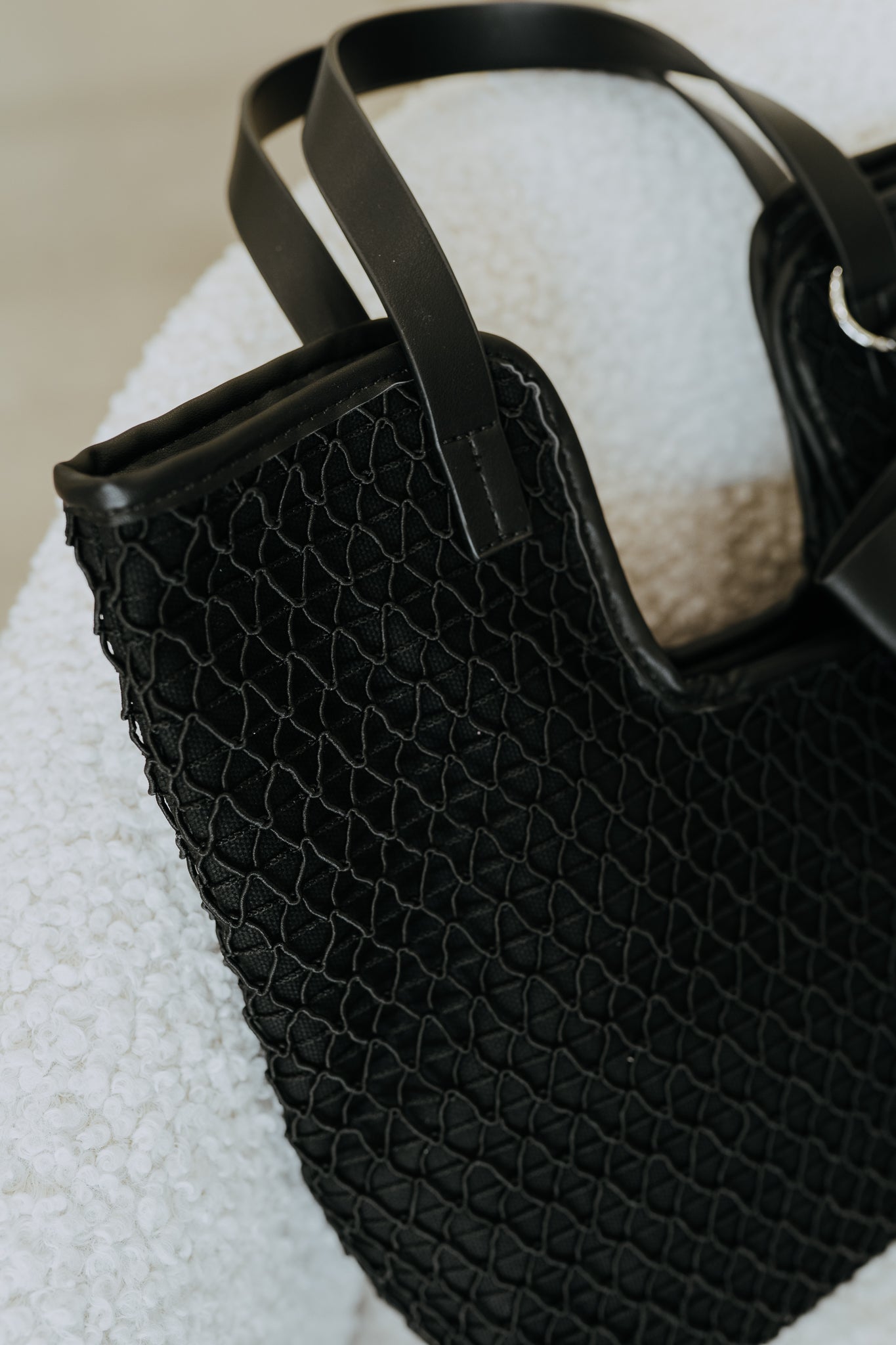 GEOMETRIC WOVEN TOTE