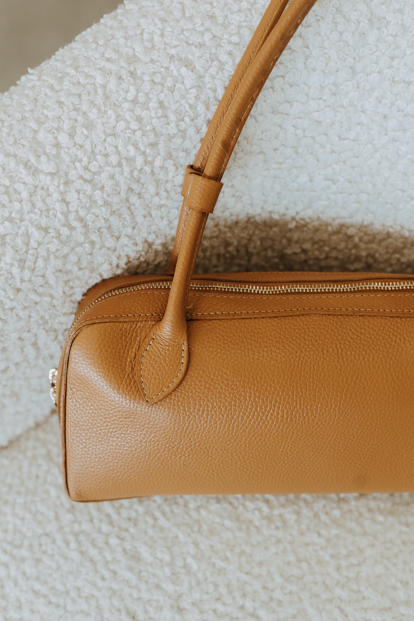 ASTORIA SHOULDER BAG