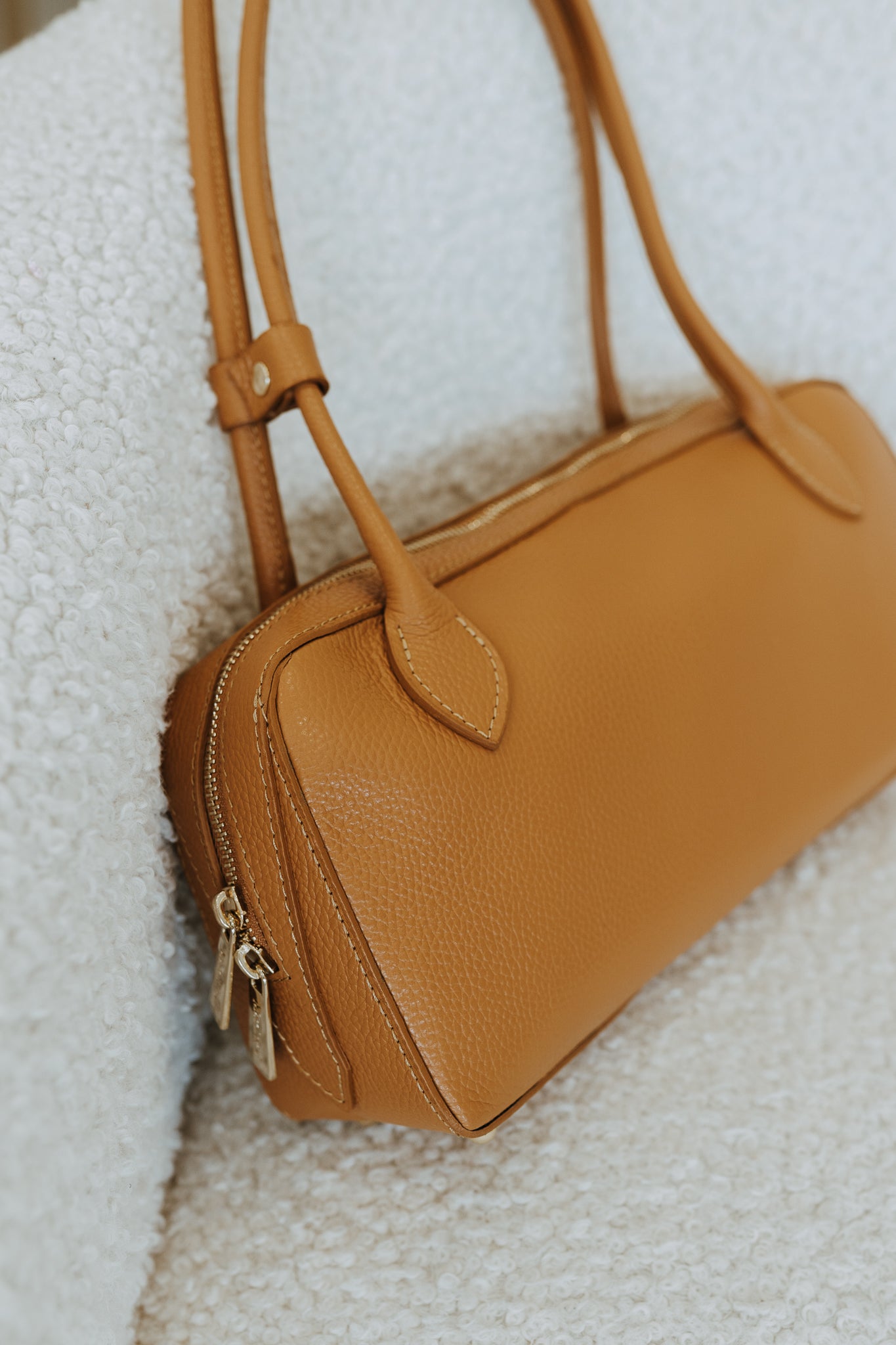 ASTORIA SHOULDER BAG