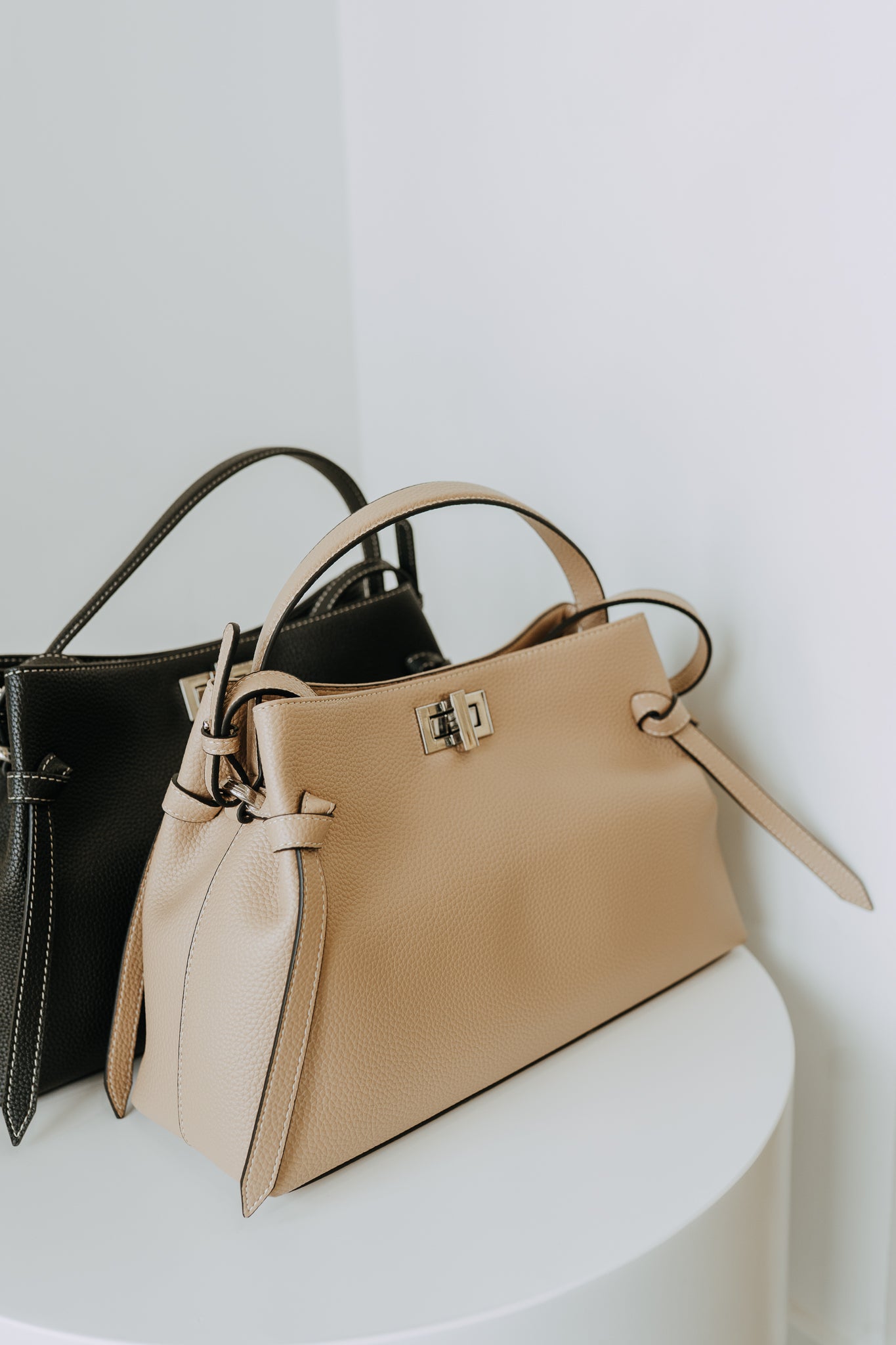 ELARA SHOULDER BAG