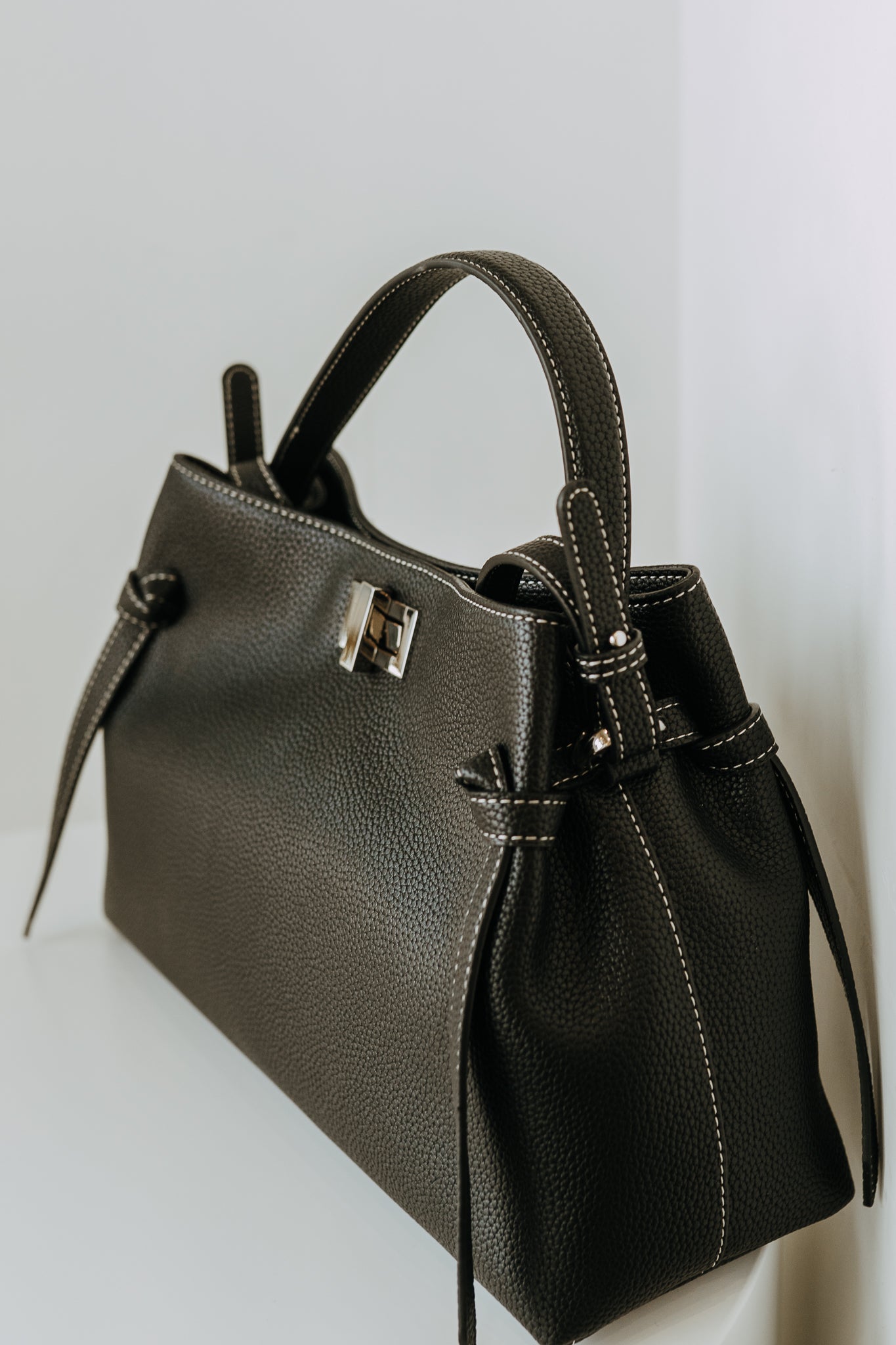 ELARA SHOULDER BAG