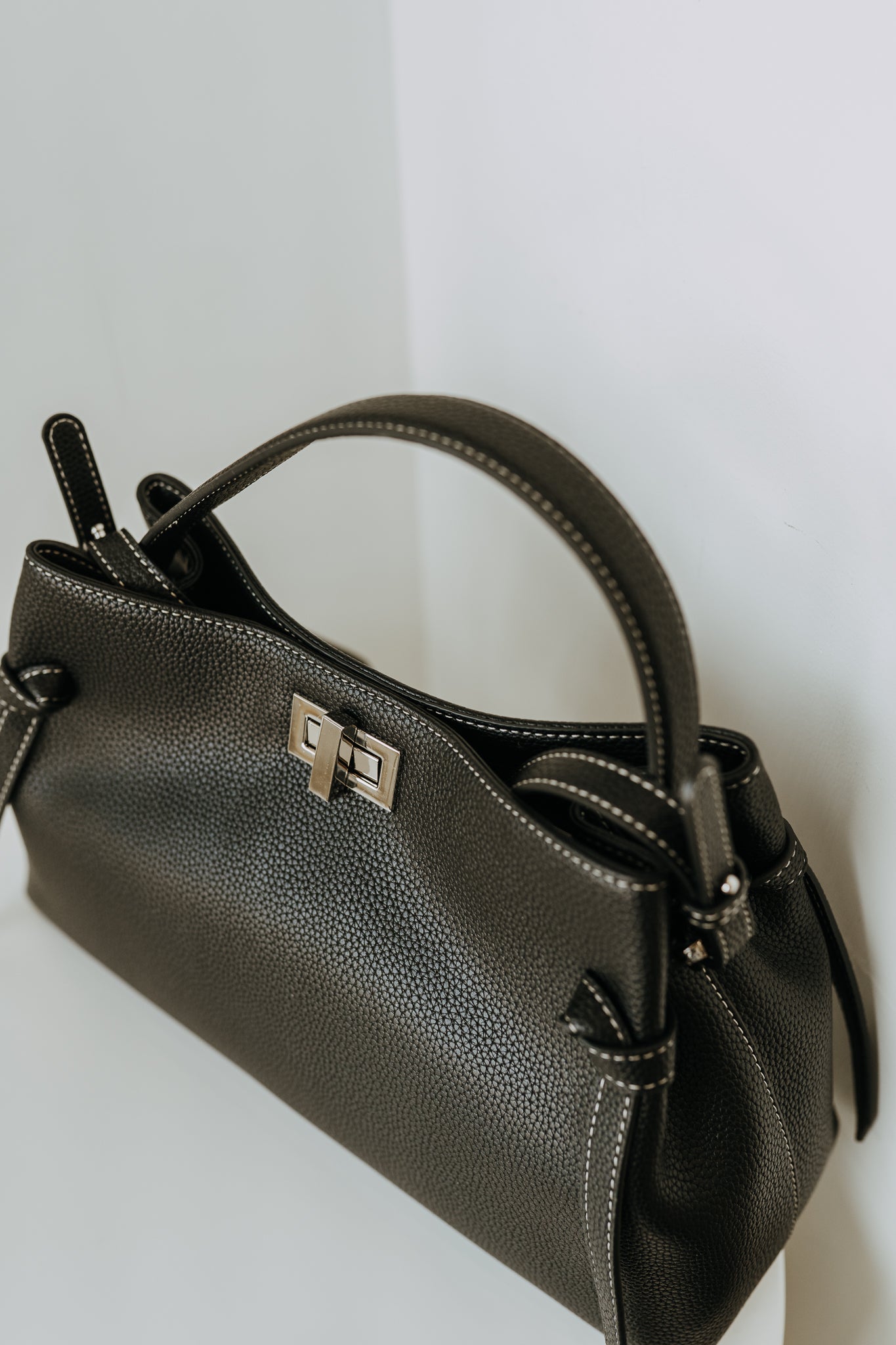 ELARA SHOULDER BAG