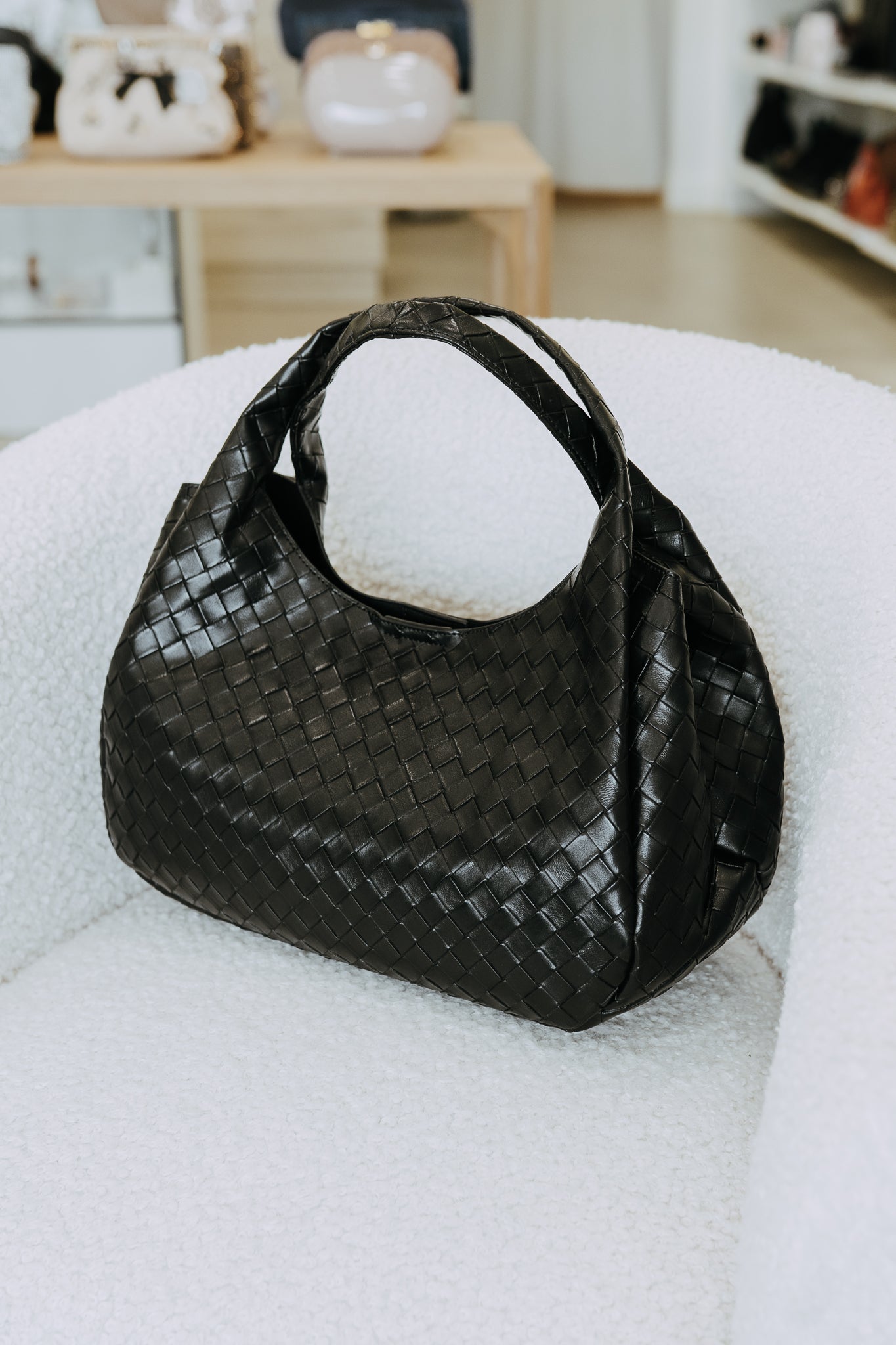 LATTICE SHOULDER BAG