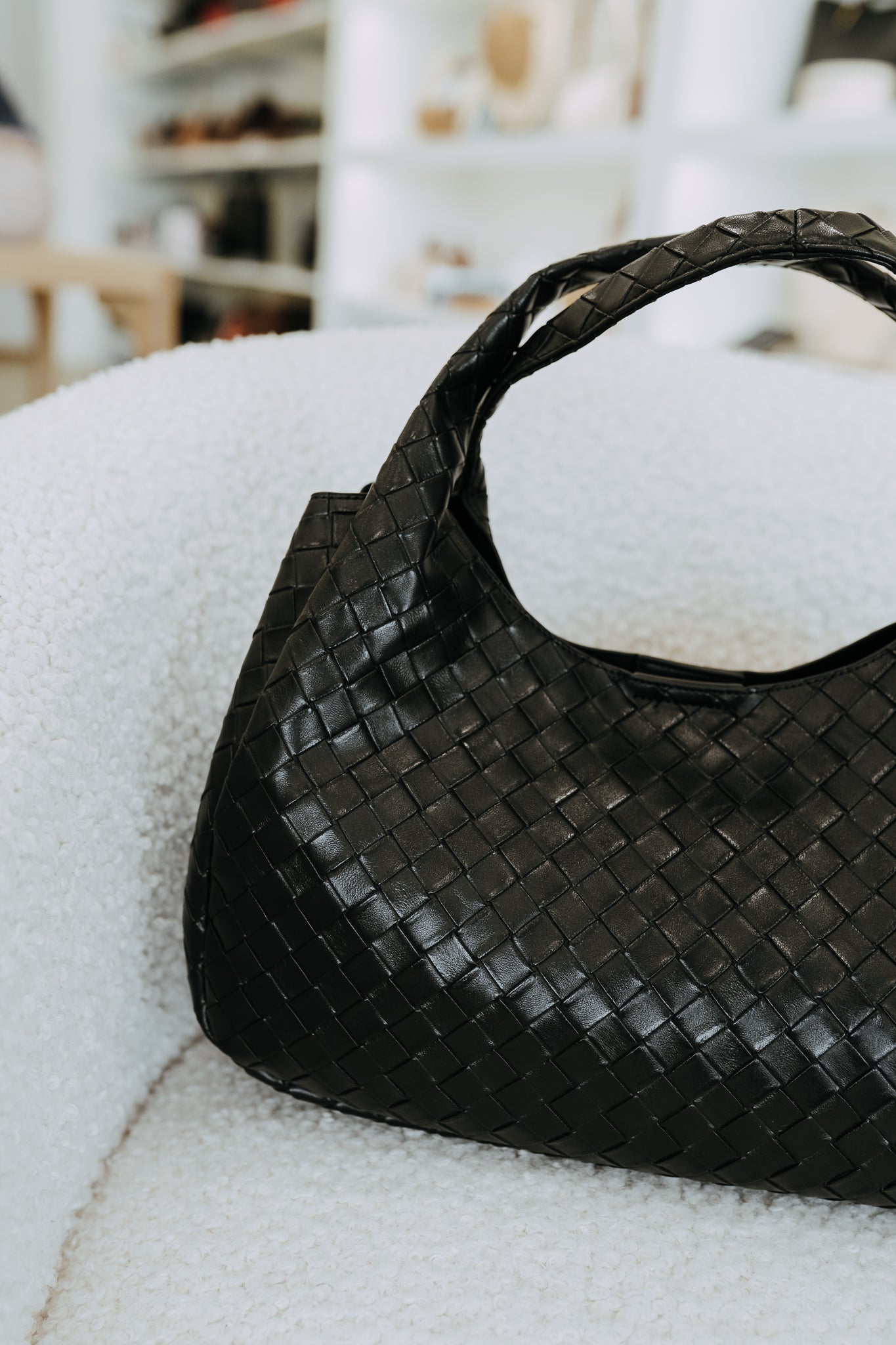 LATTICE SHOULDER BAG