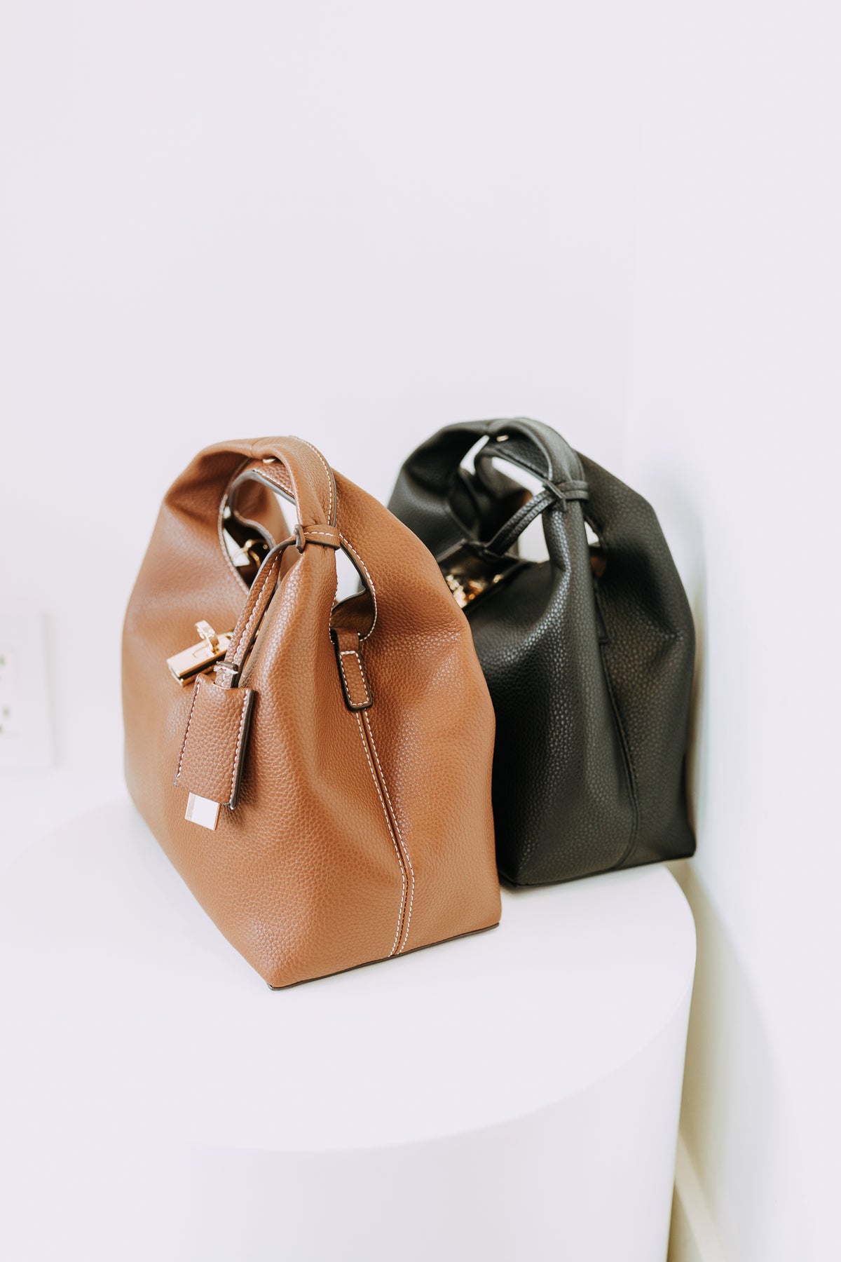 CLEO TOP HANDLE