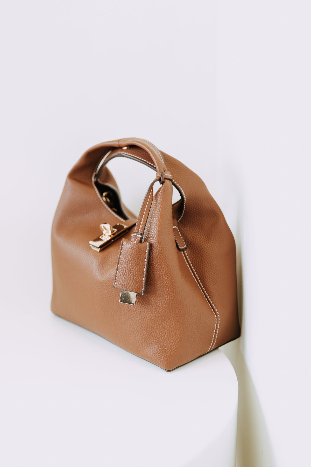 CLEO TOP HANDLE