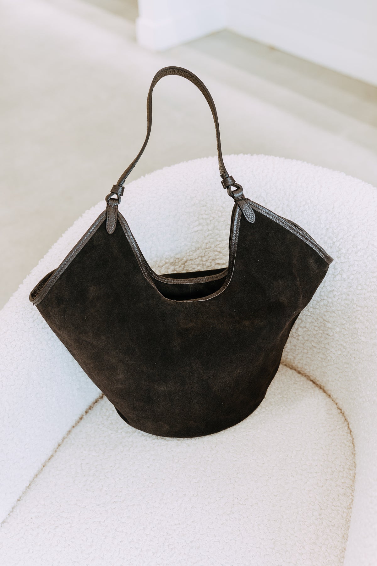 STAKA SUEDE TOTE
