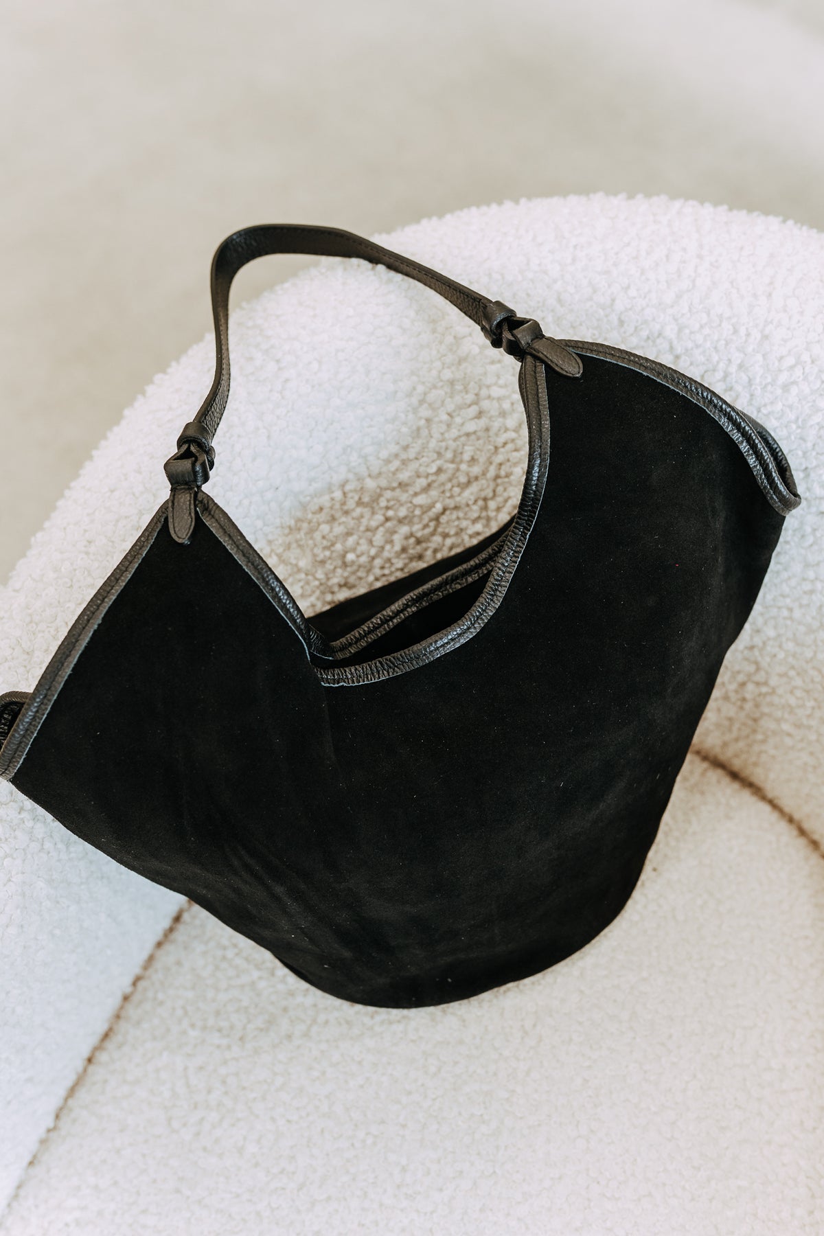 STAKA SUEDE TOTE