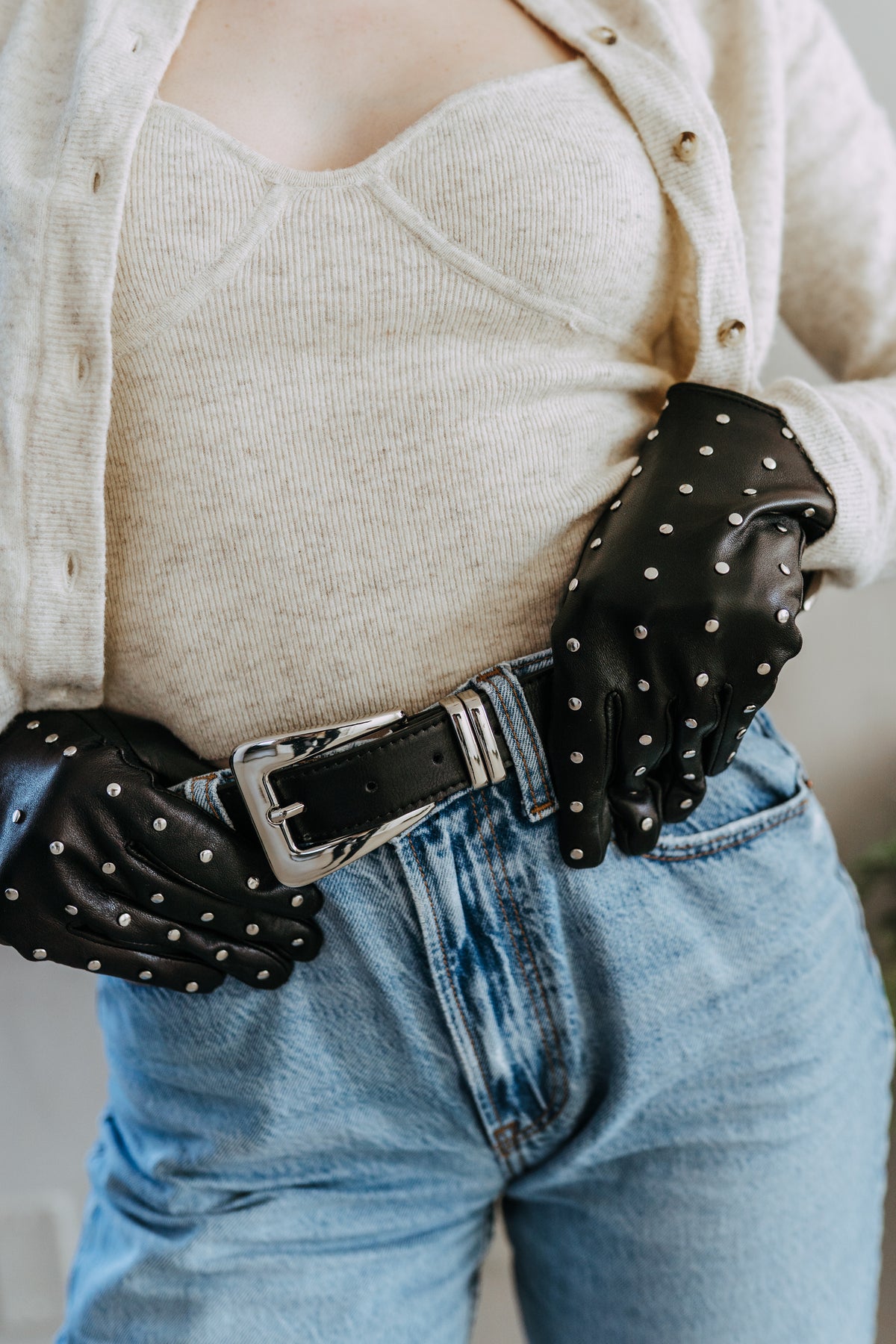 LEATHER STUDDED GLOVES