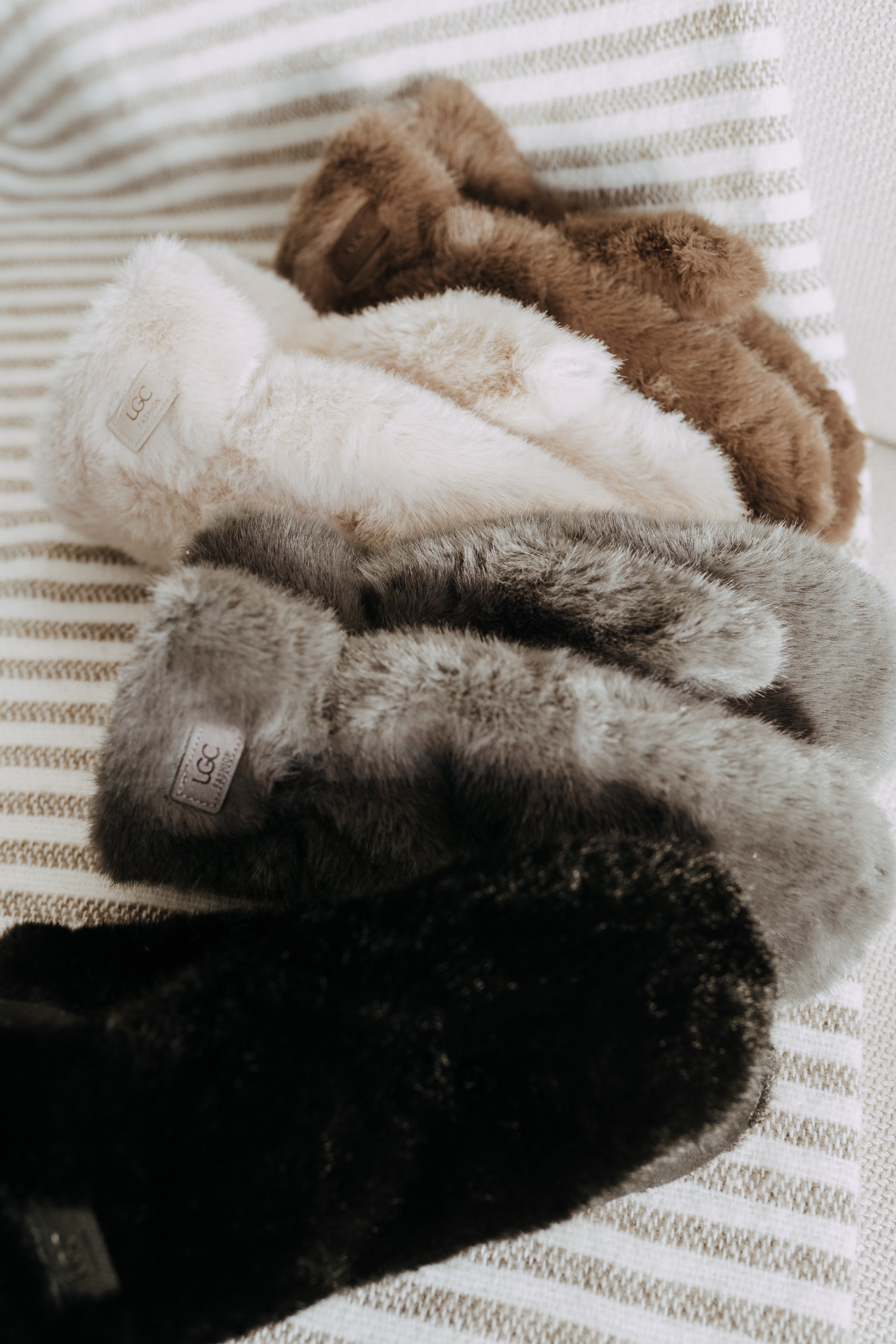 FAUX FUR MITTS
